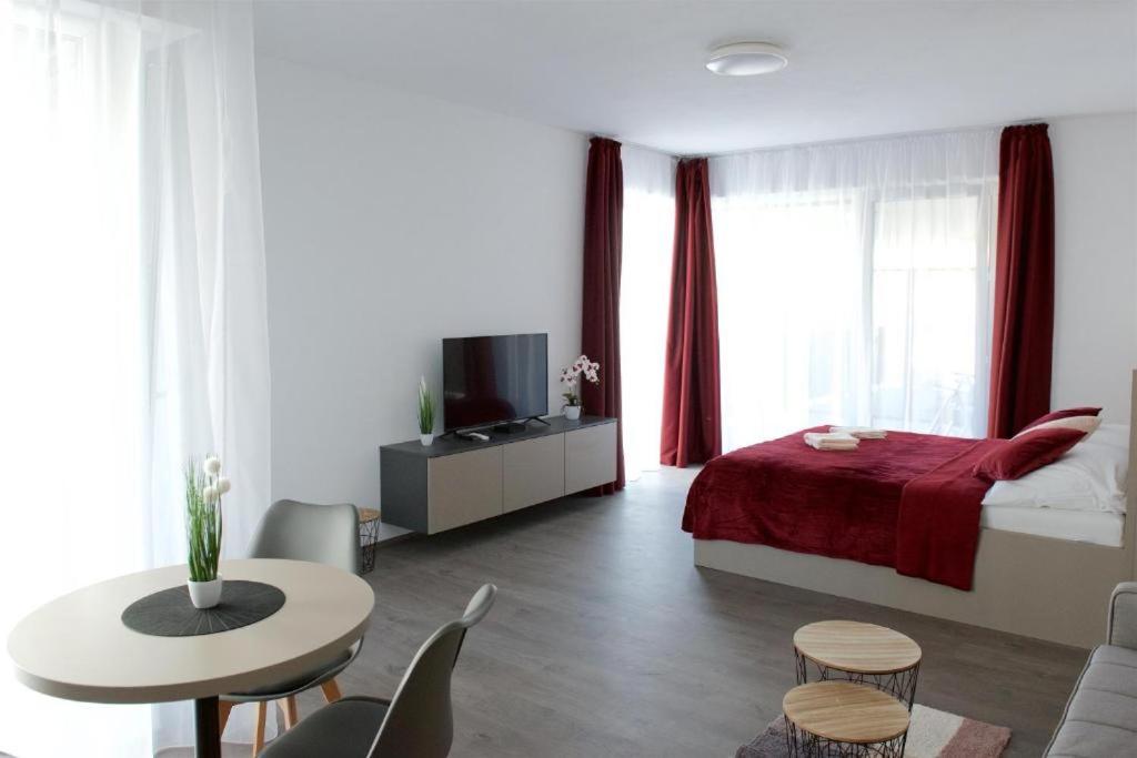 Apartment photo 2