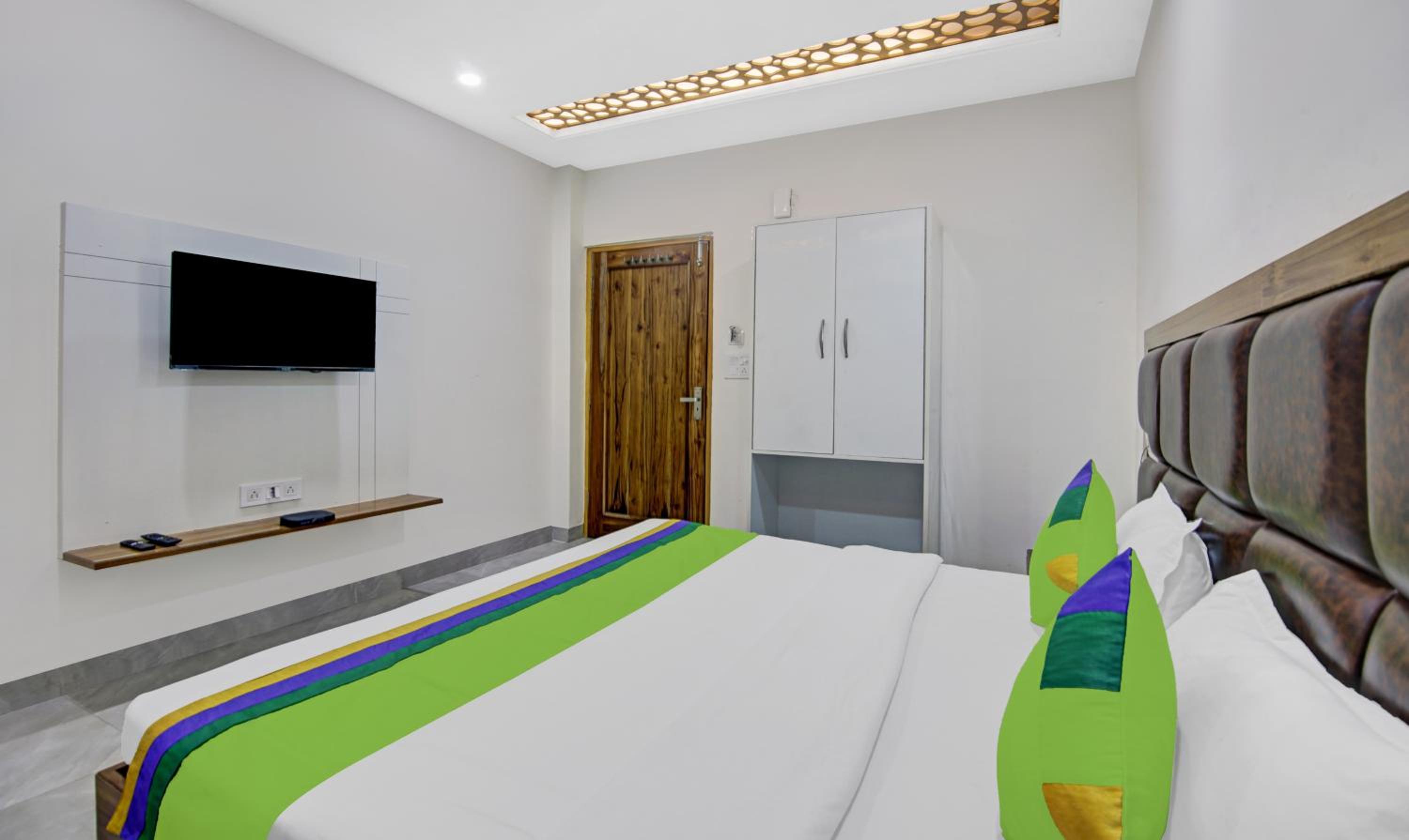 Deluxe Double Room - Photo 1