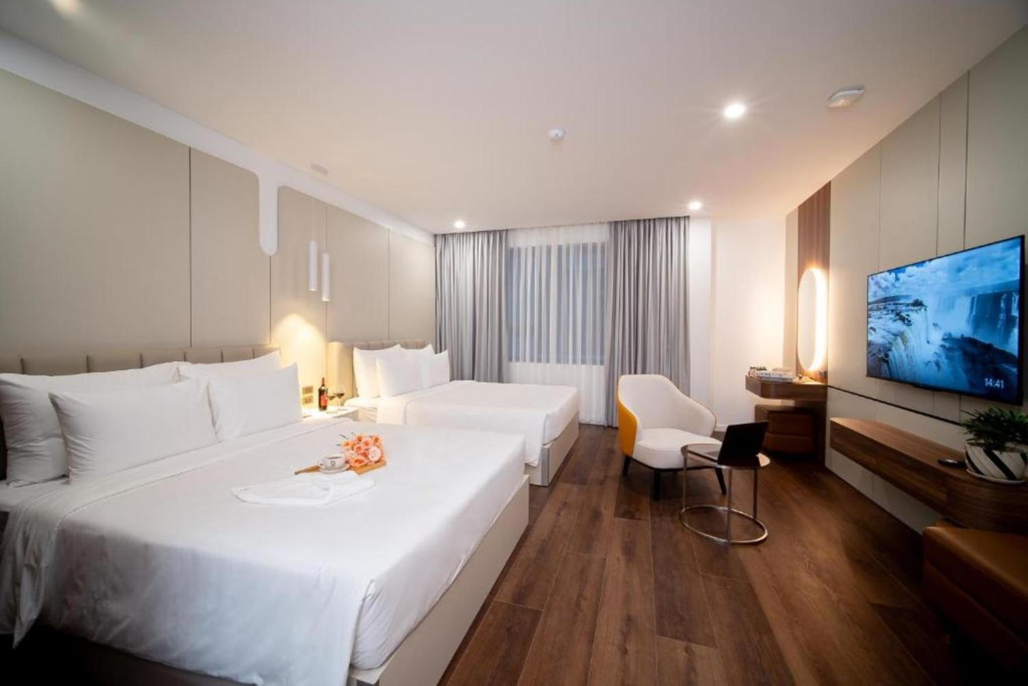 Superior Quadruple Room - Photo 3