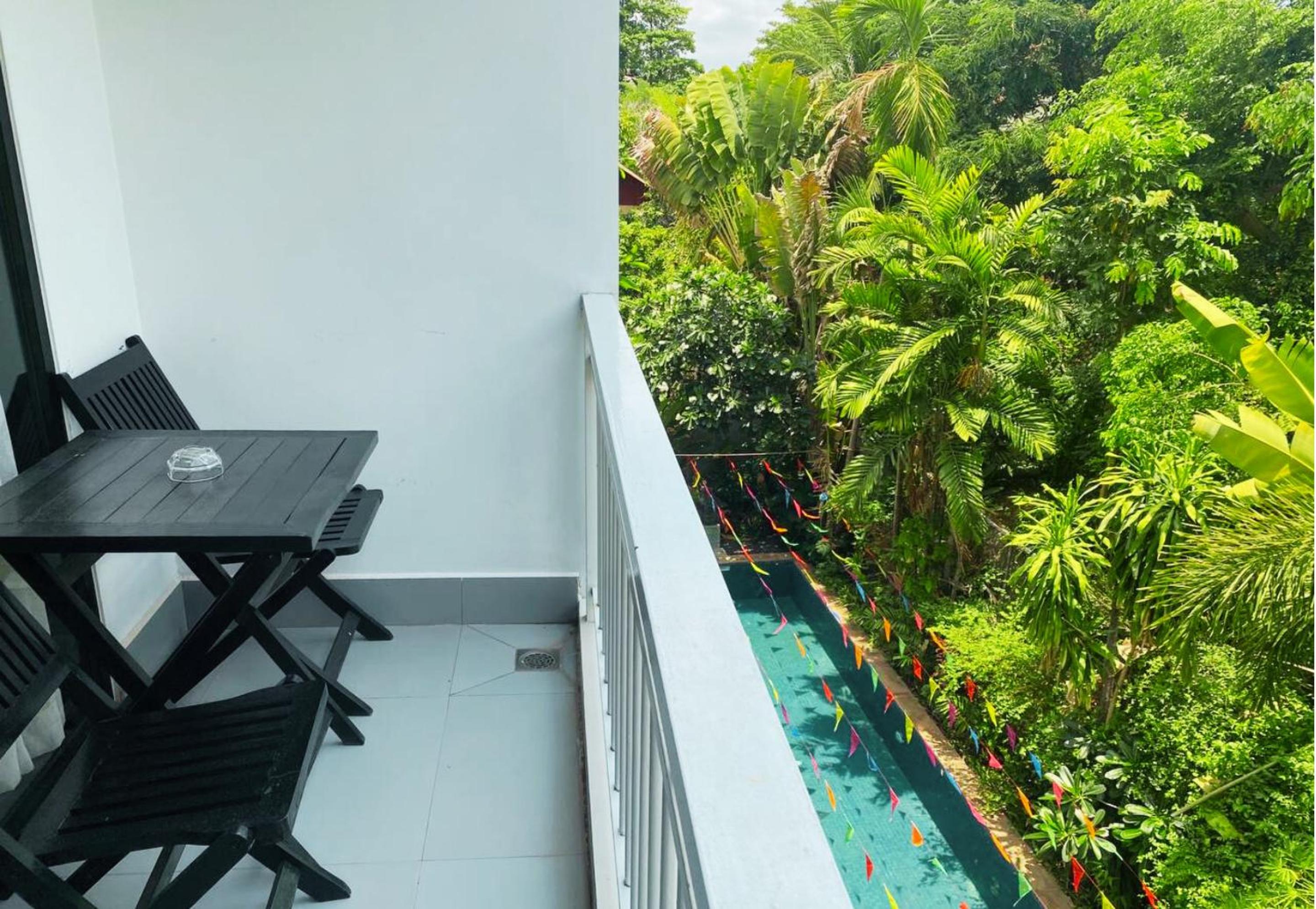 Double Room with Pool View