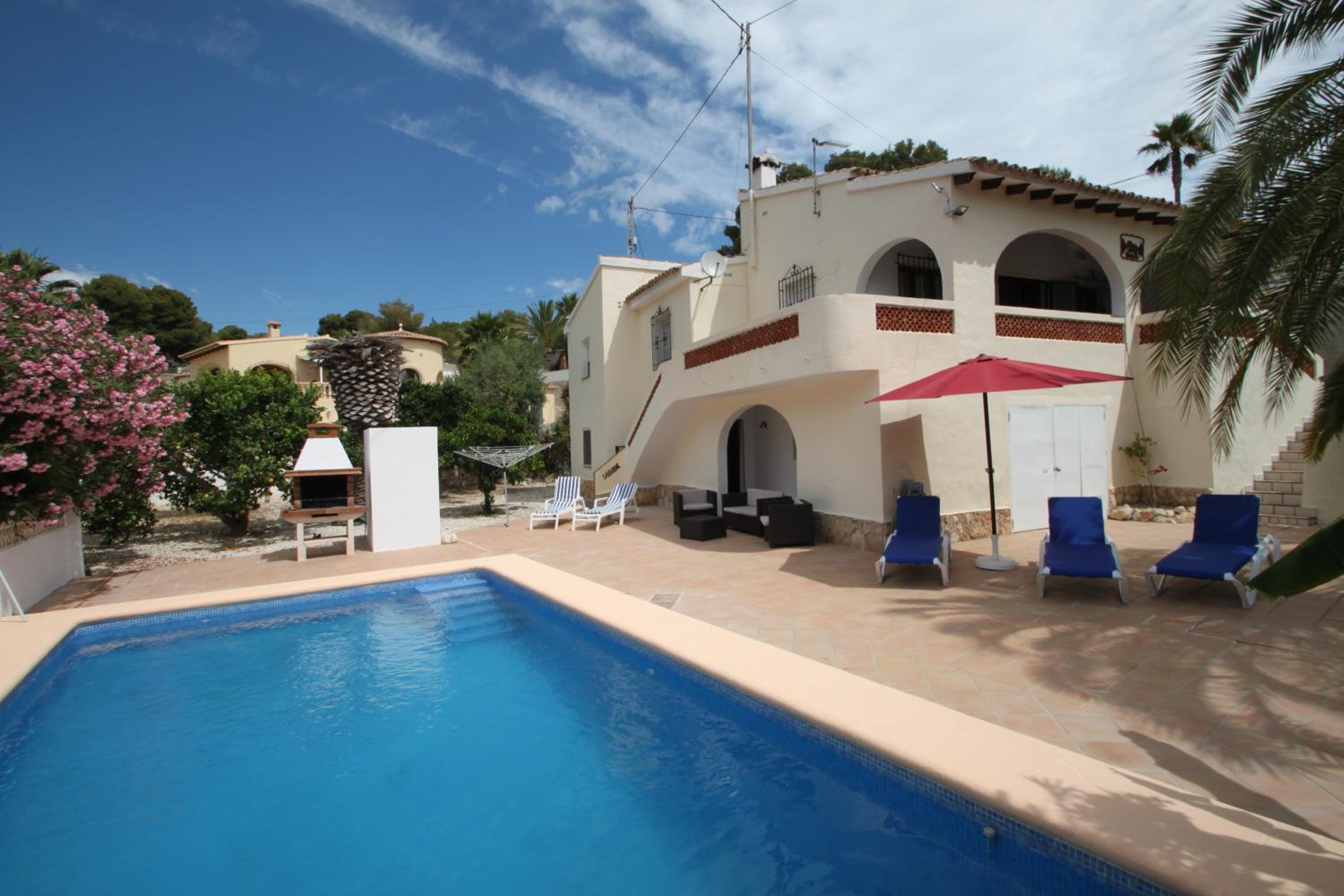Three-Bedroom Villa photo 2