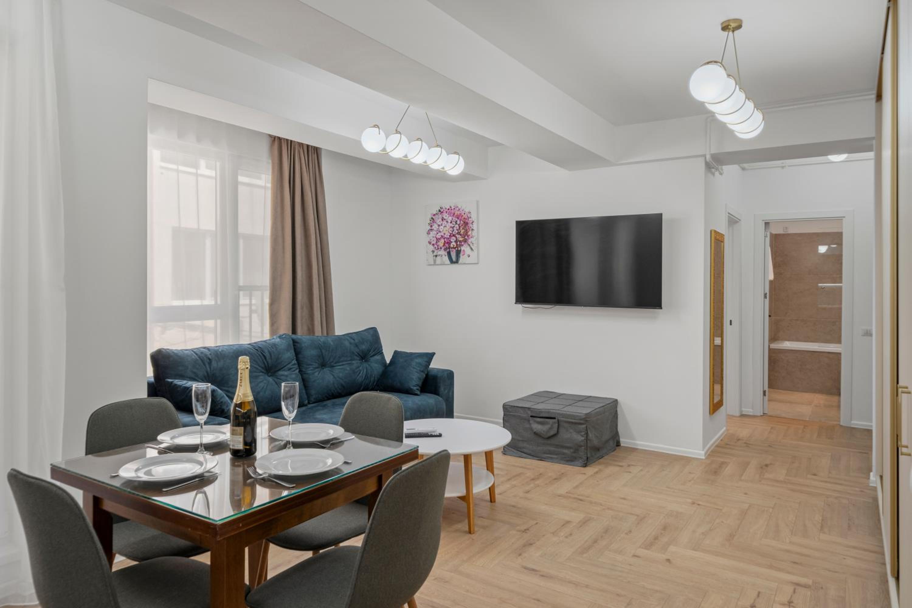 Superior One-Bedroom Apartment with Balcony