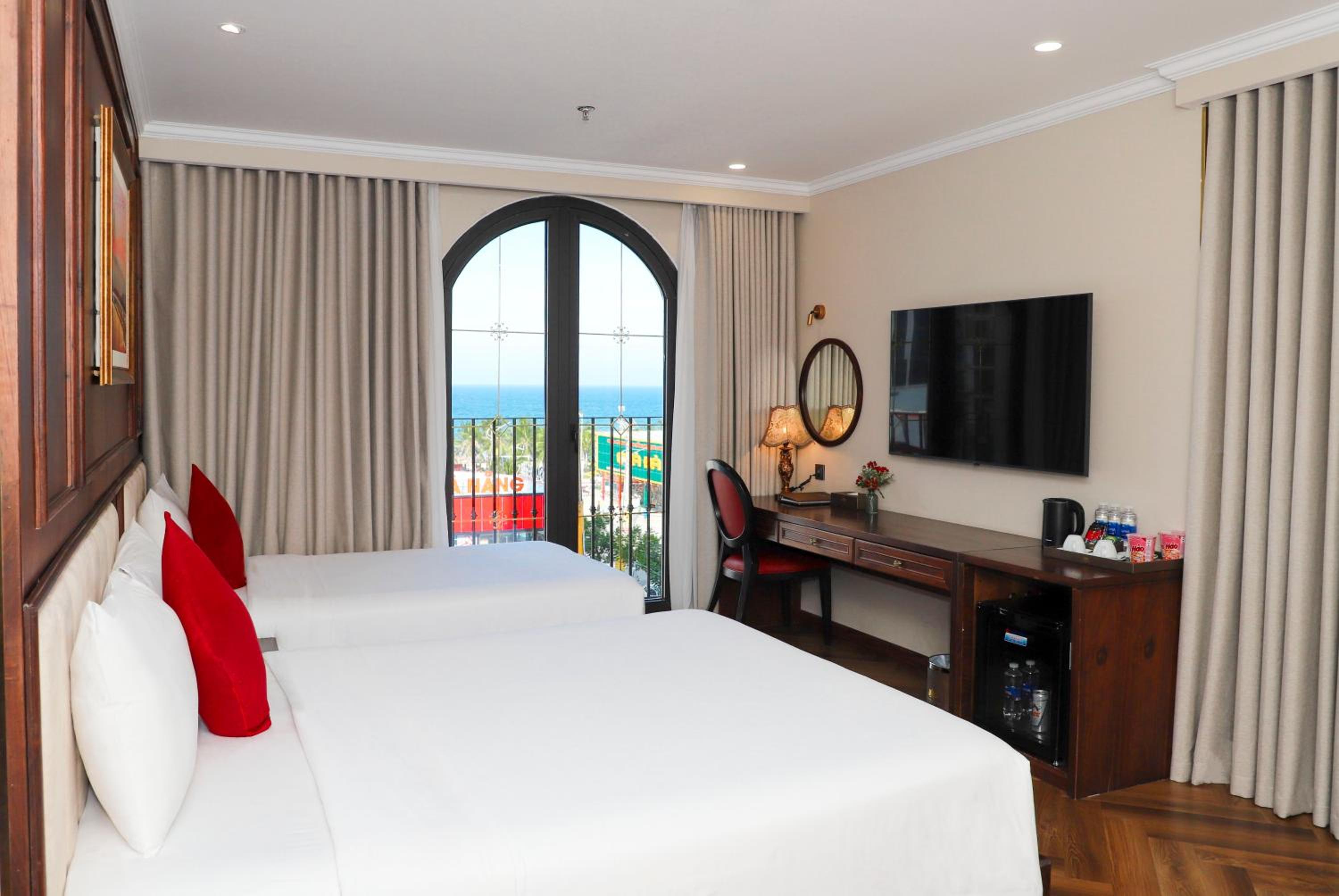 Special Offer - Triple Room with Partial Sea View - Photo 8