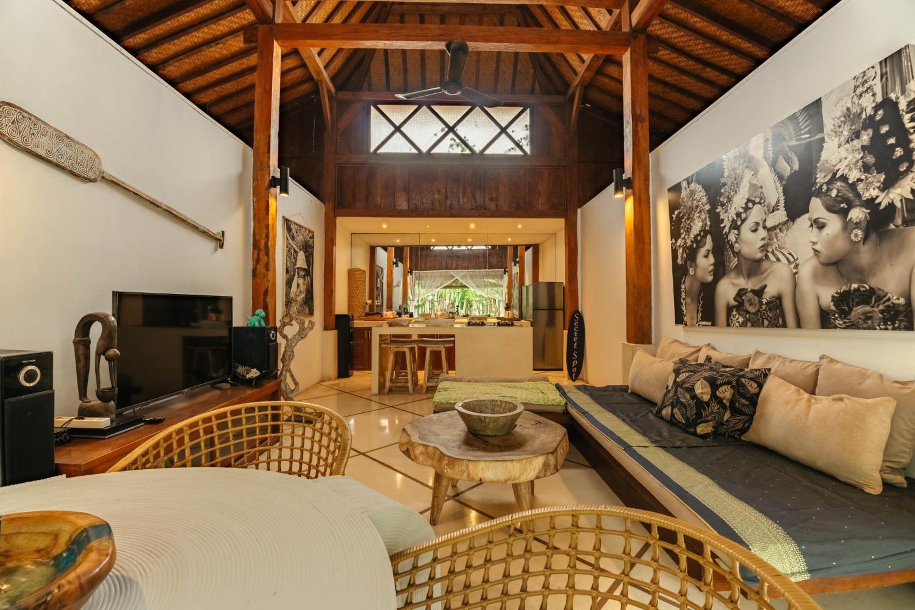 Three-Bedroom Villa photo 3