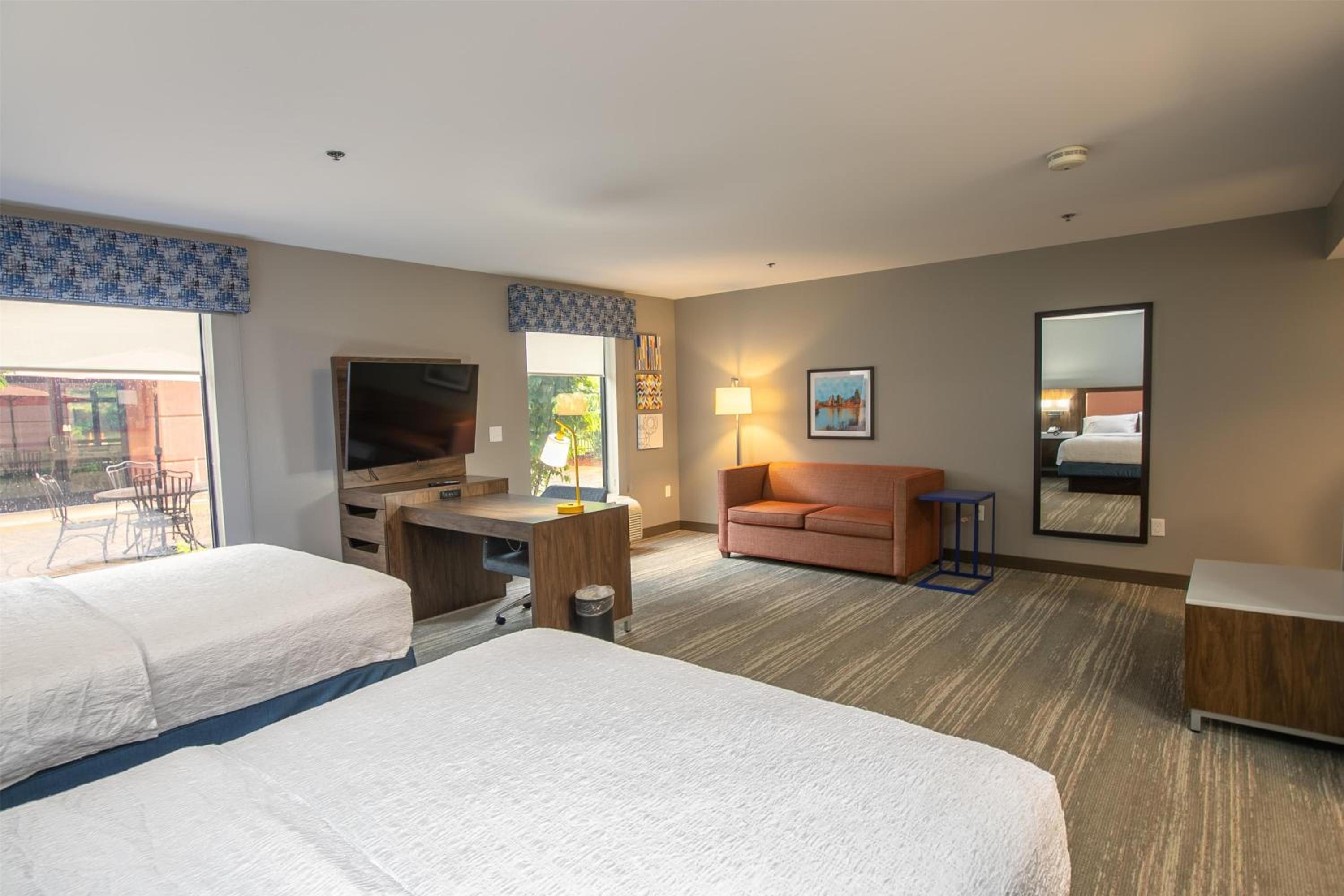 Studio Suite with Two Queen Beds and Sofa Bed - Non-Smoking - Photo 1
