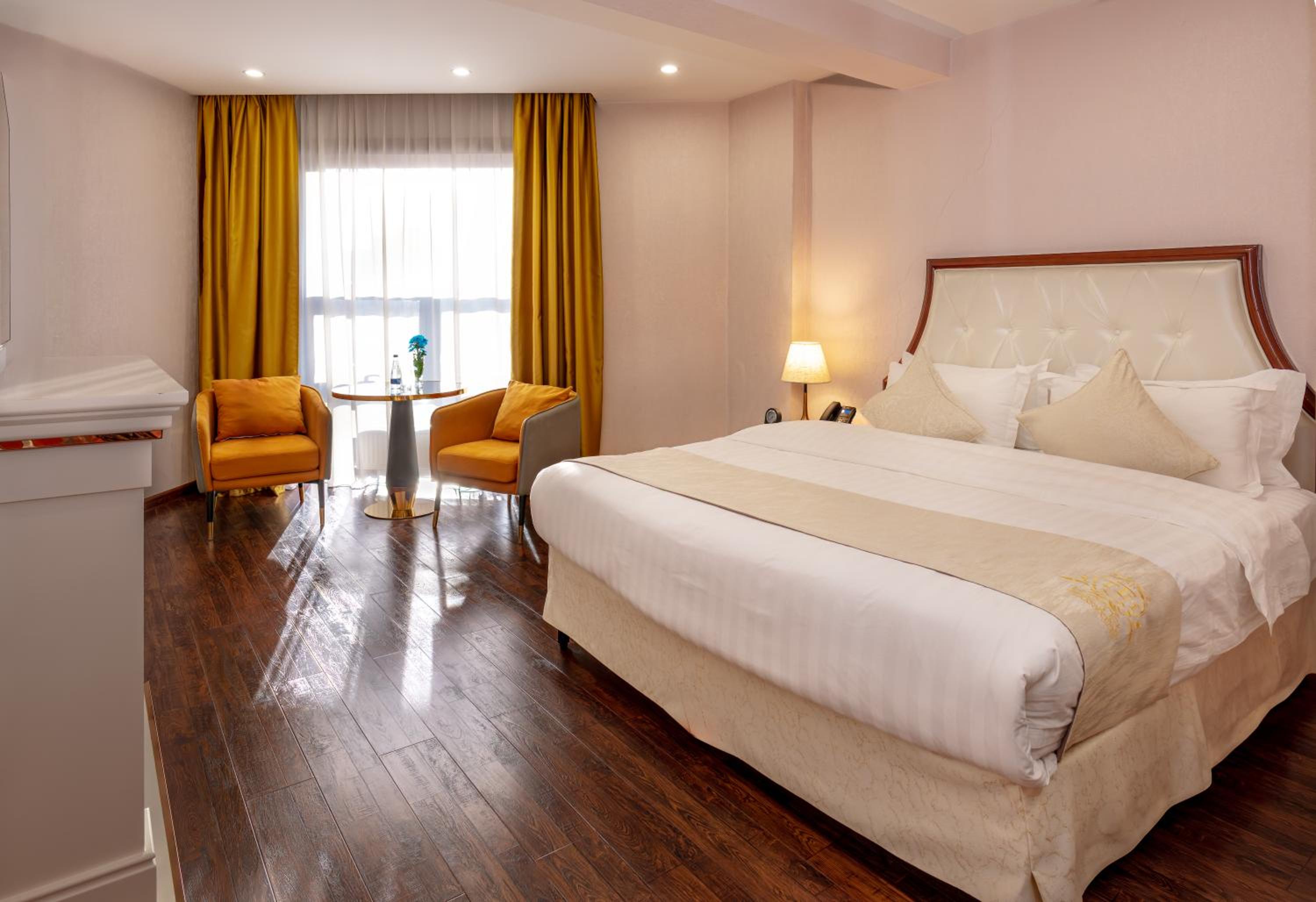 Standard King Room photo 3
