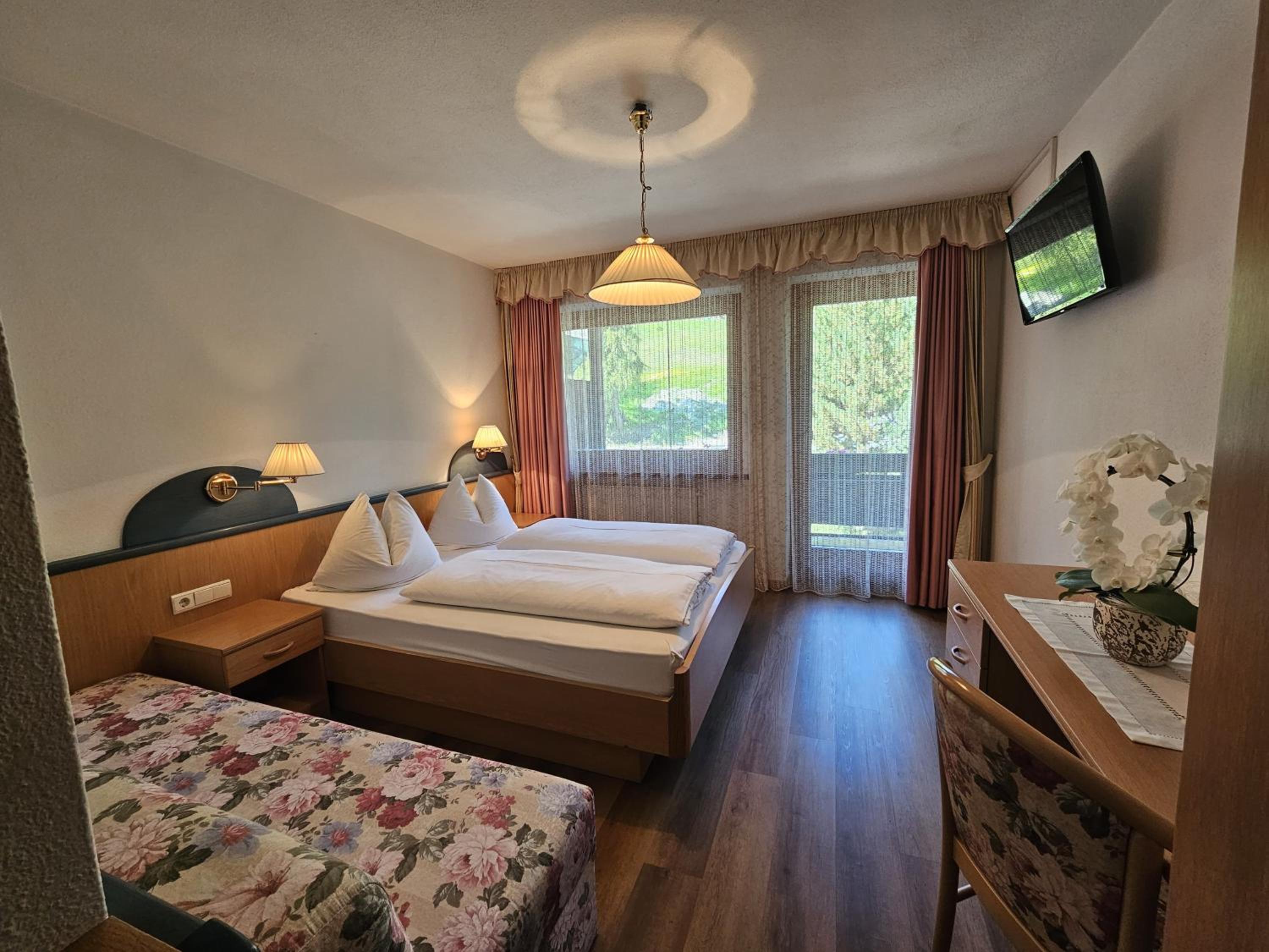 Double Room with Balcony photo 3