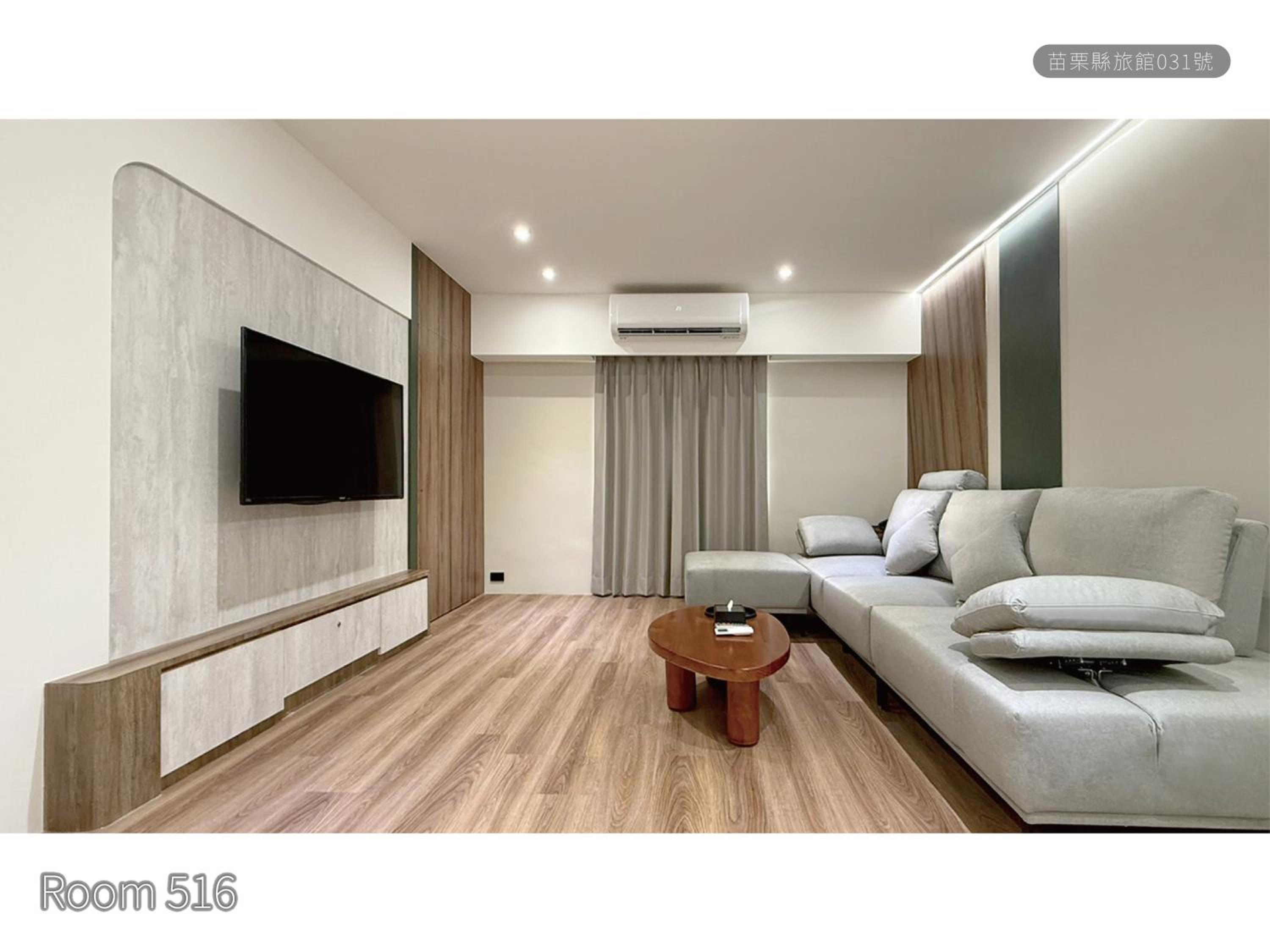 Deluxe Family Suite photo 1