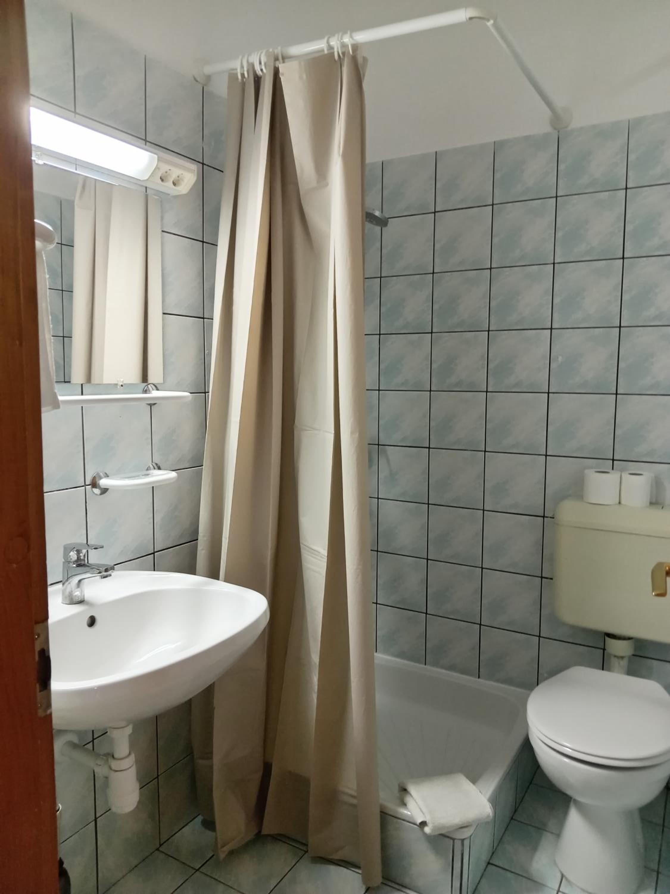 Small Twin Room photo 3