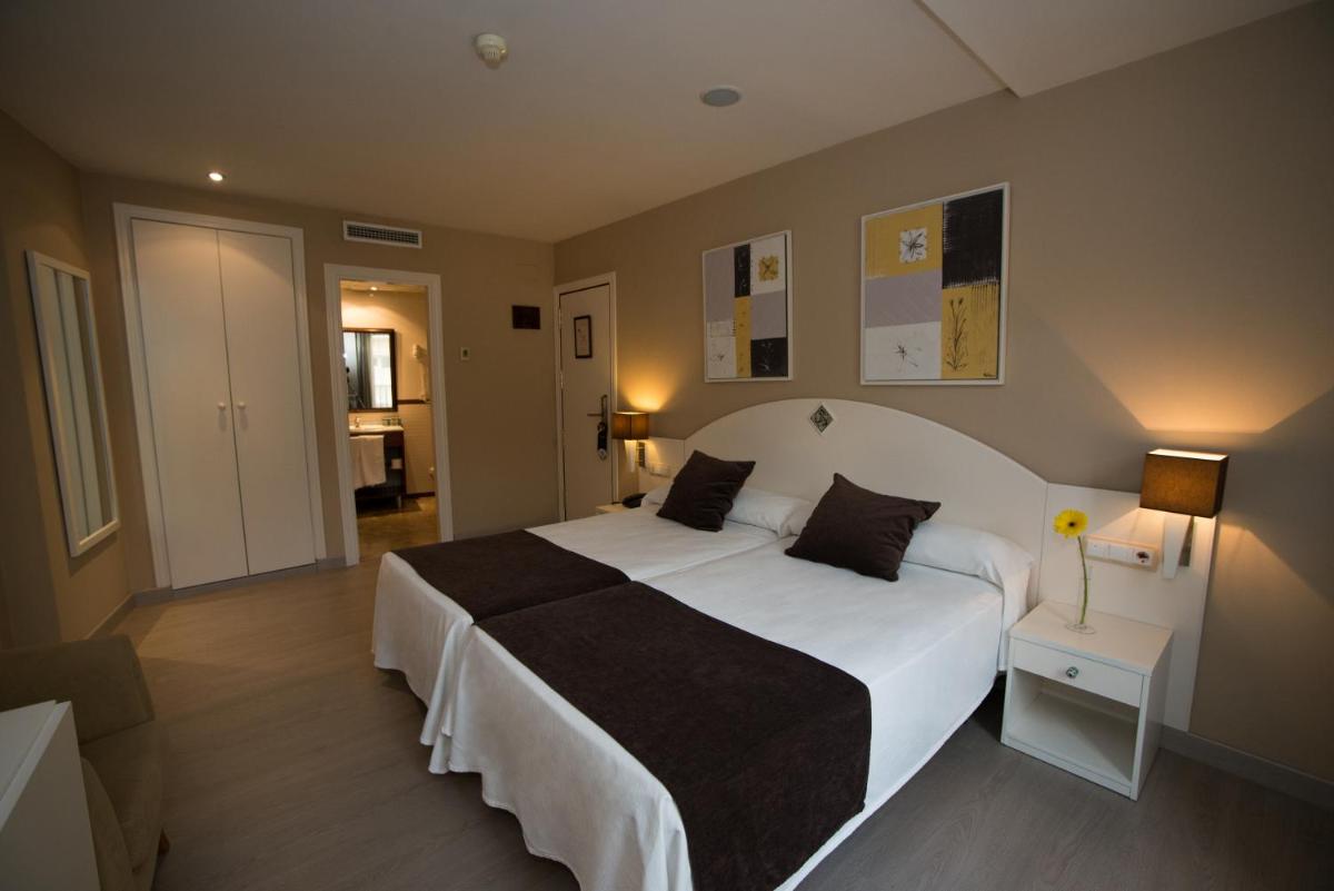Double or Twin Room - Photo 3