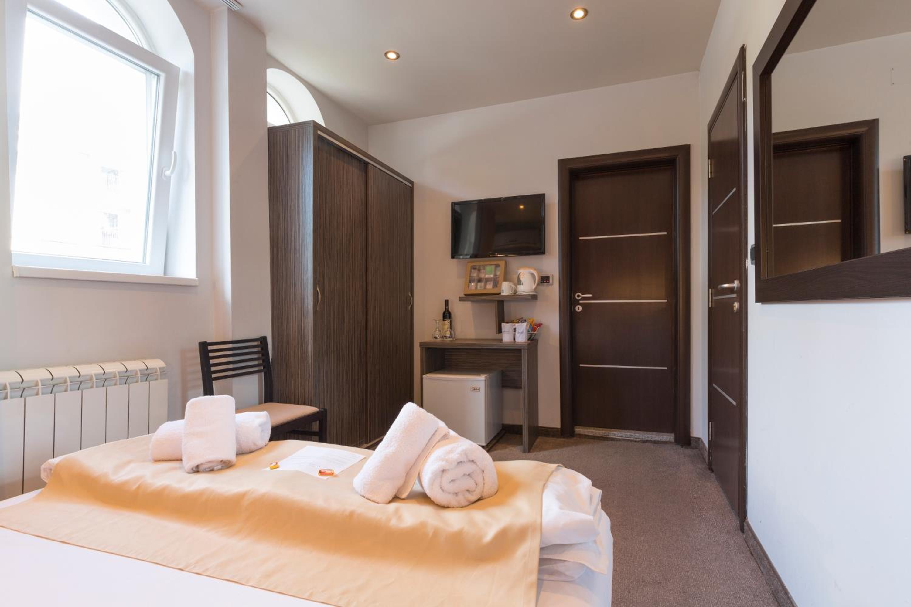 Economy Double or Twin Room photo 3