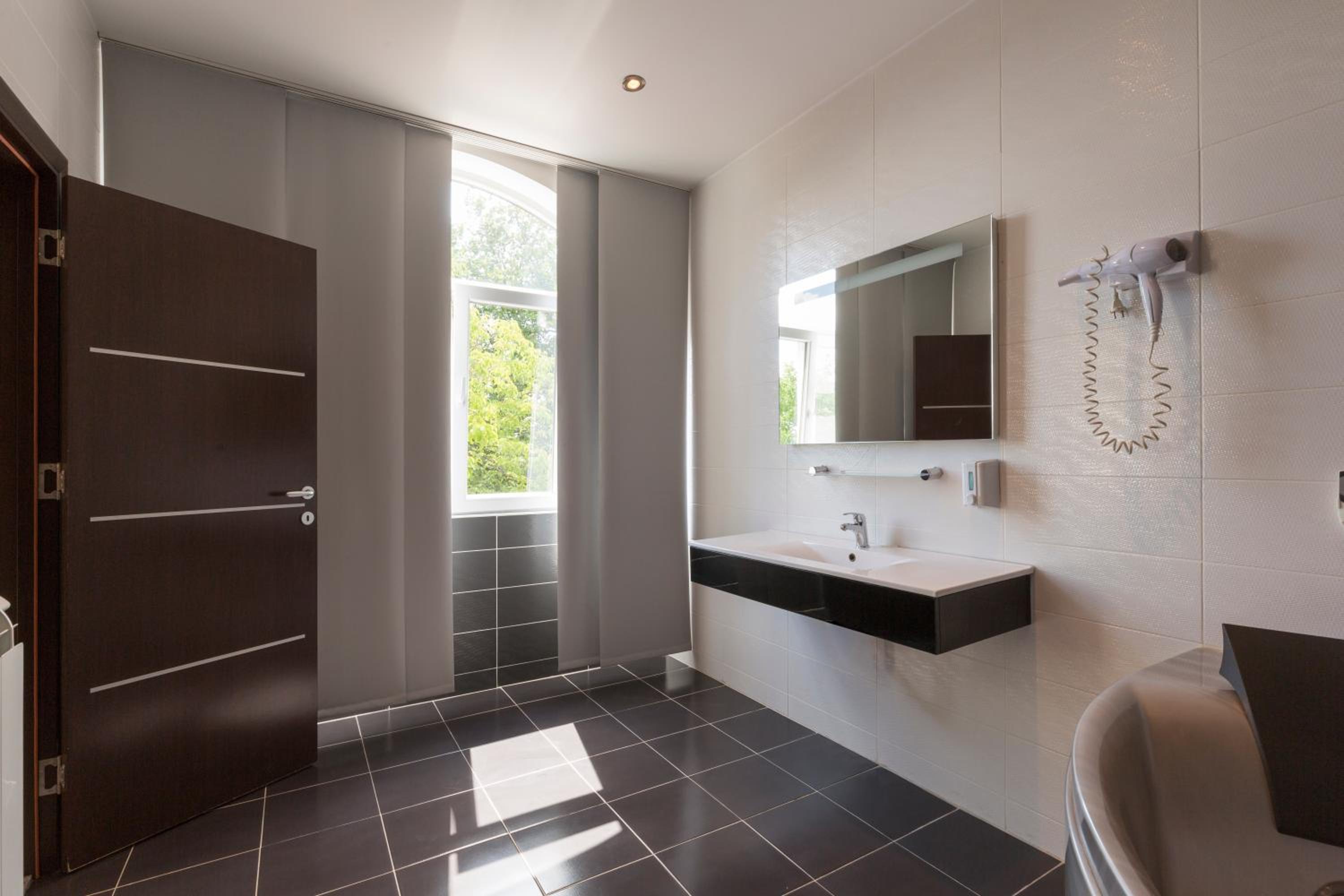 Special Offer - Suite with Jacuzzi