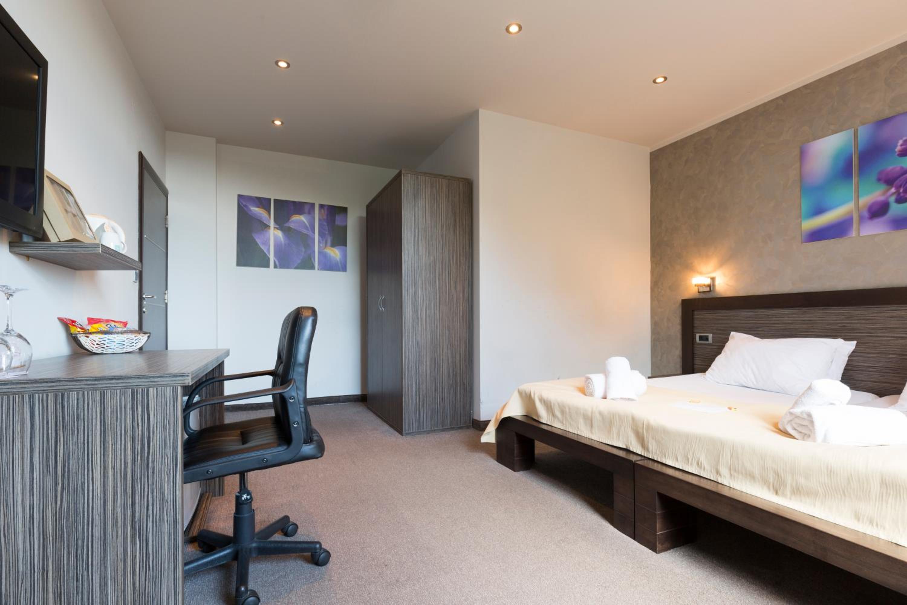 Special Offer - Suite with Jacuzzi photo 3