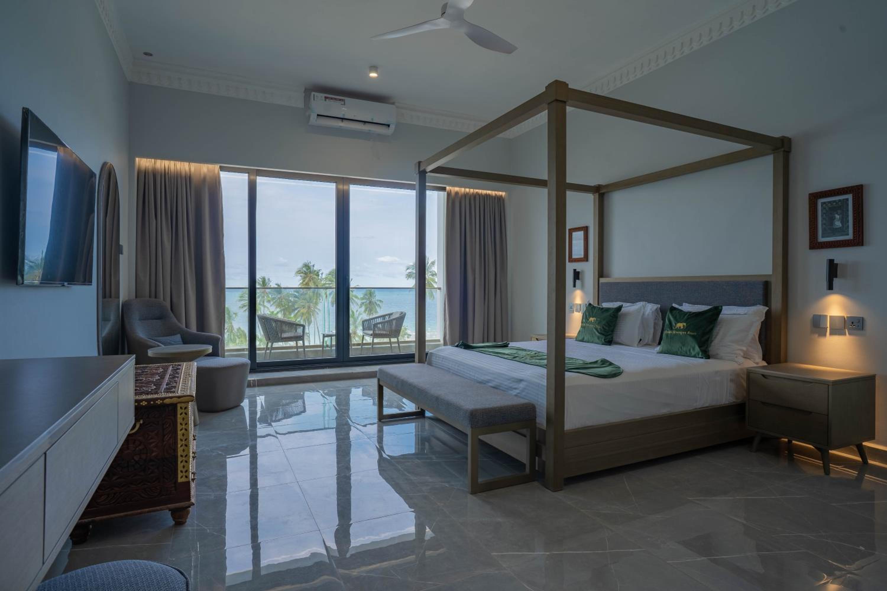Double Room with Patio, Sea View and Walk-In Pool