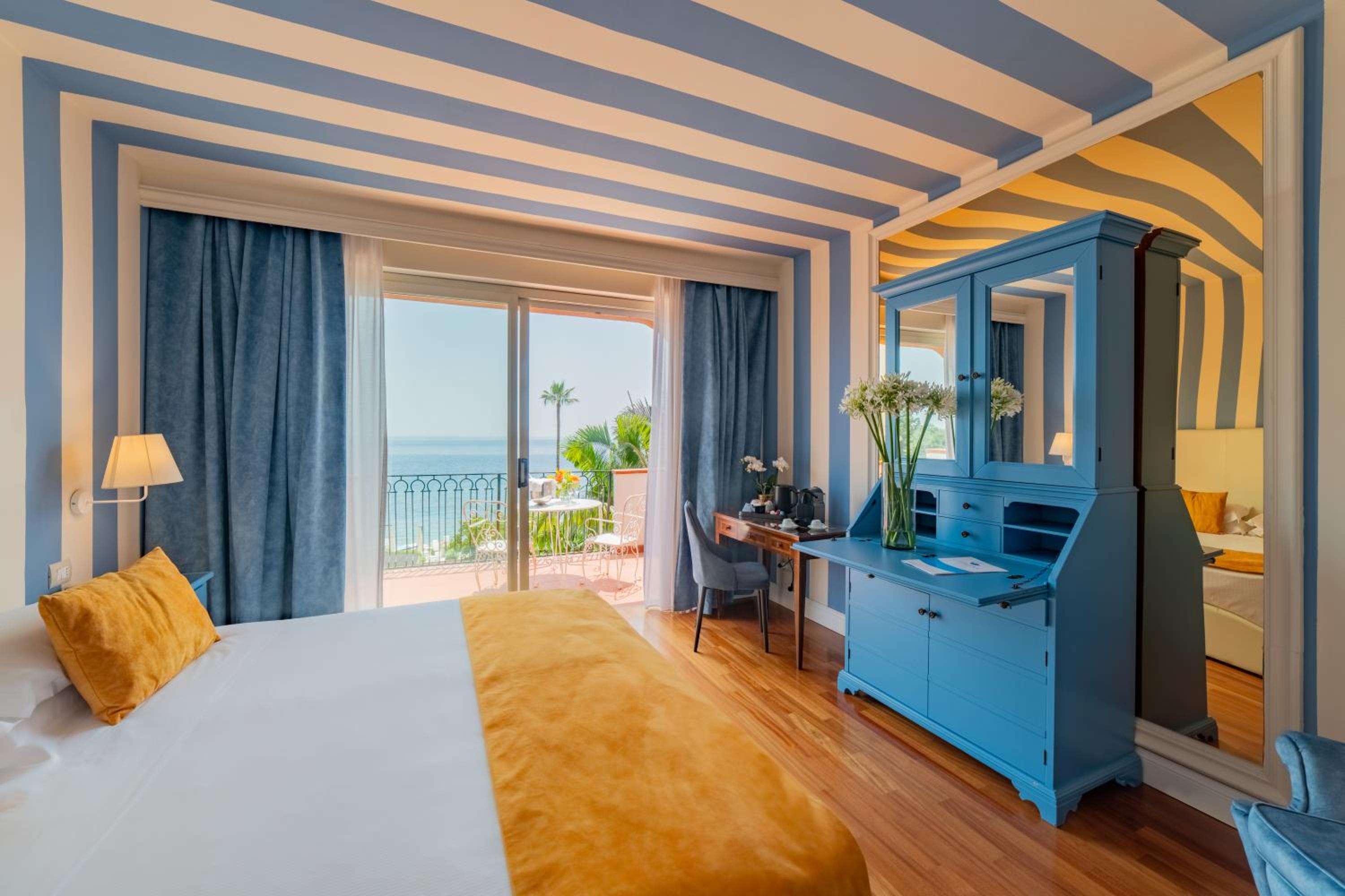 Premium Double Room with Balcony and Sea View - Top Floor