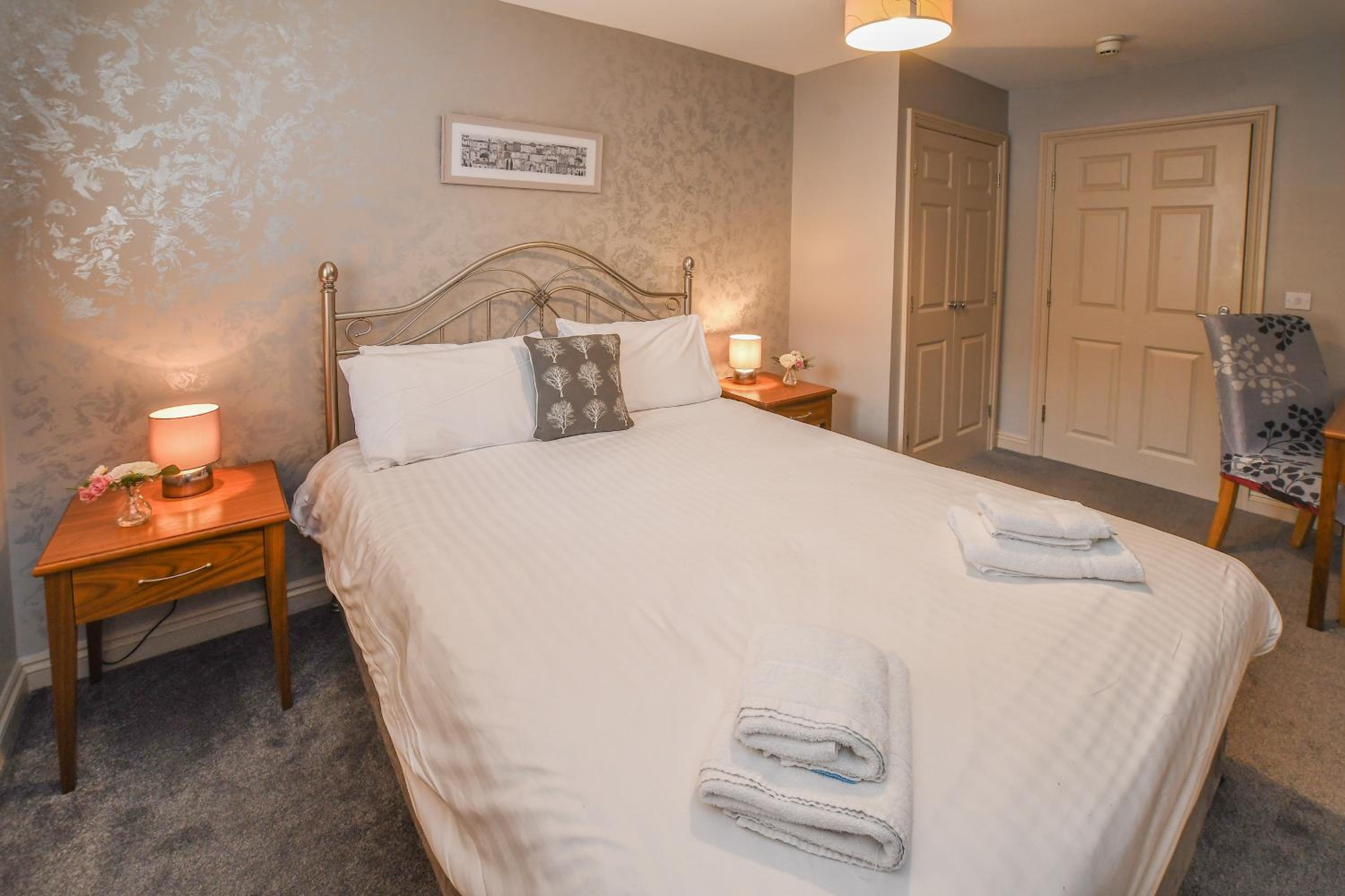 One Bed Apt. Sleeps 2 (Dbl) (No elevator) photo 3