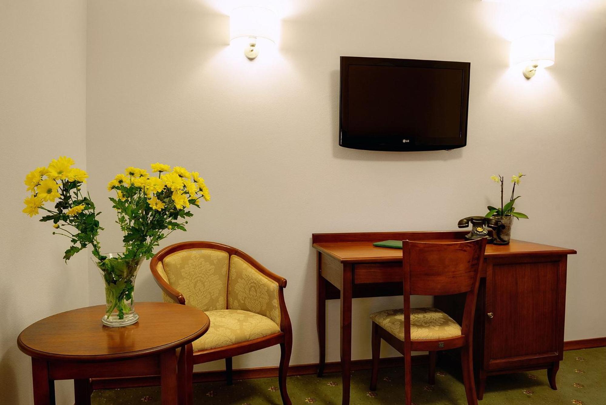 Double or Twin Room - Photo 2