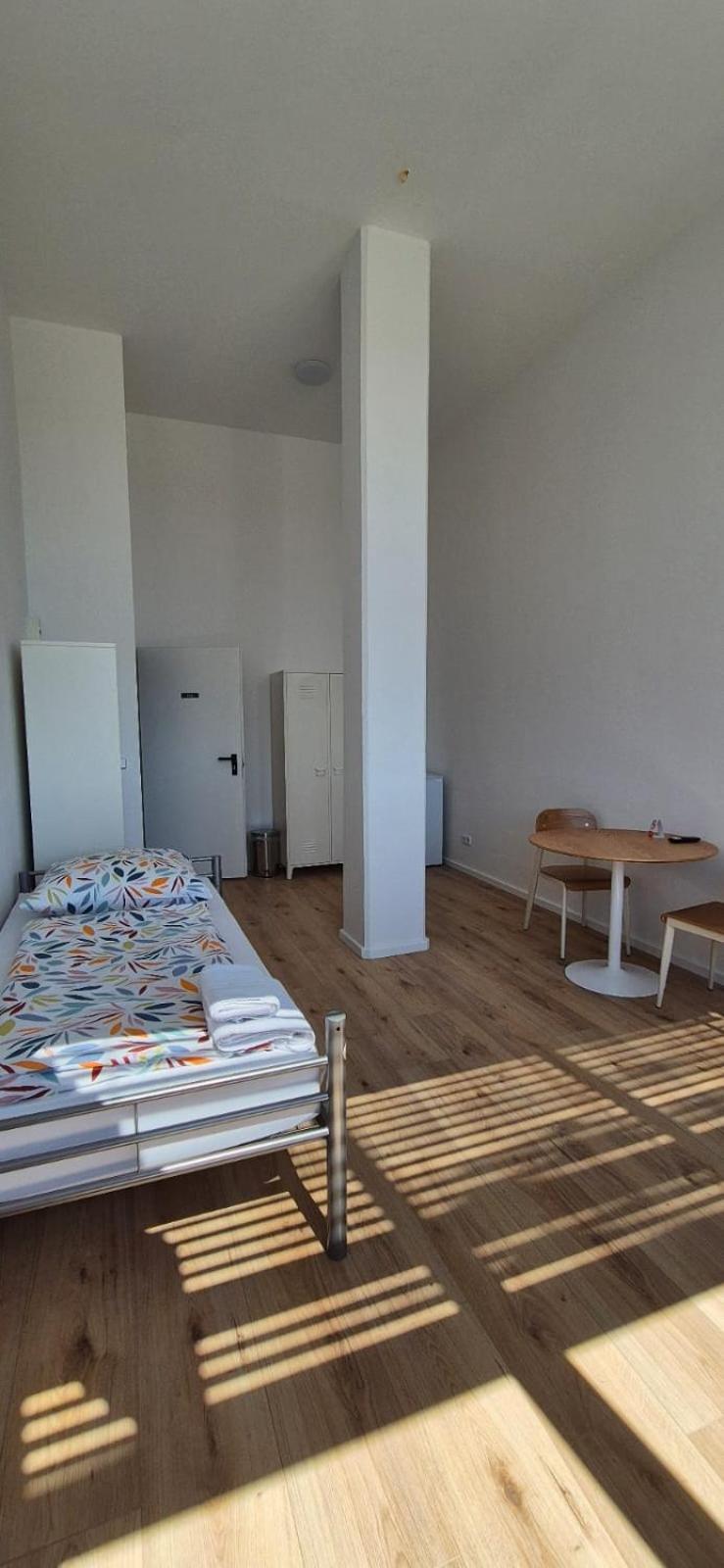 Economy Double Room with Shared Bathroom photo 2