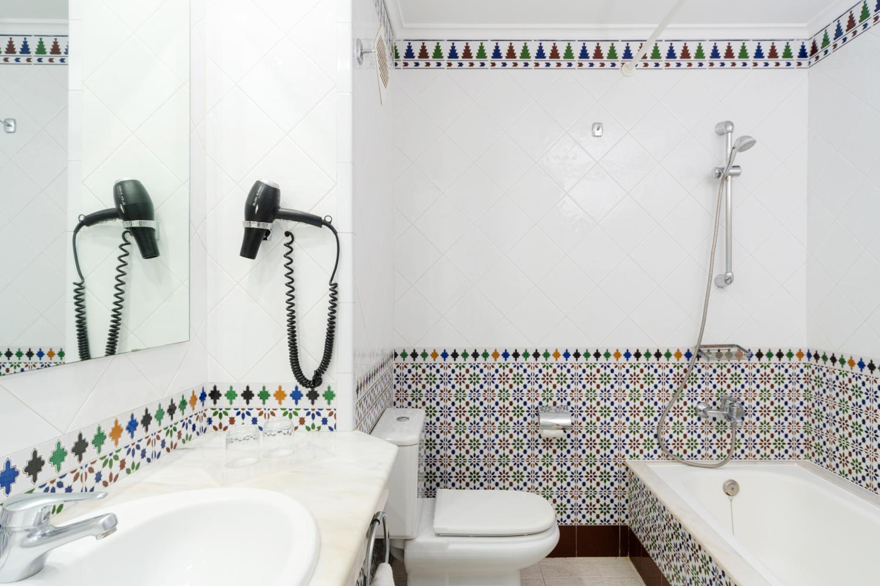 Superior Apartment thumbnail 6