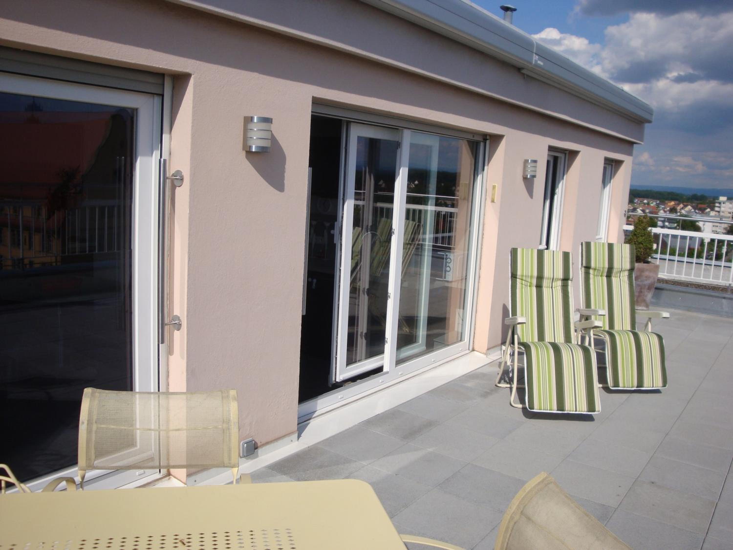 Apartment with Mountain View - Photo 10