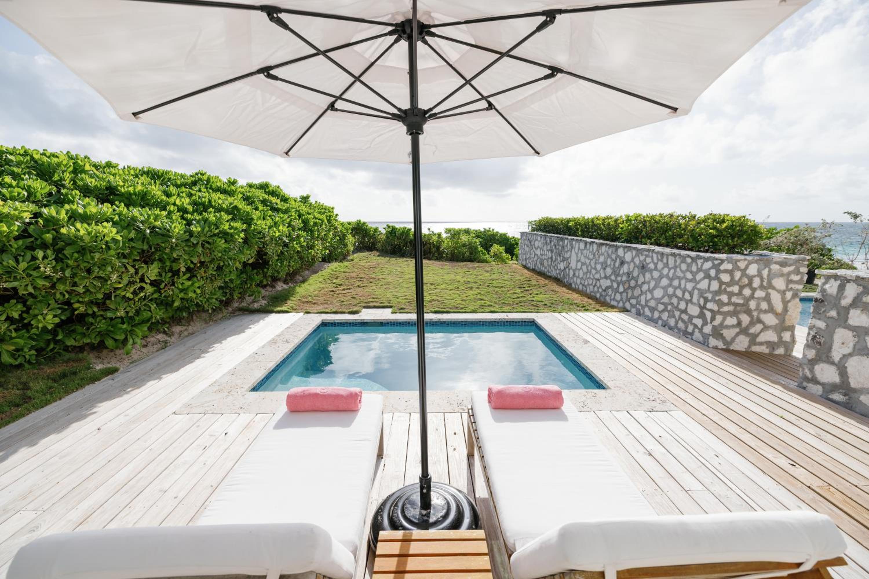 One Bedroom Ocean Front Villa w/ Private Pool