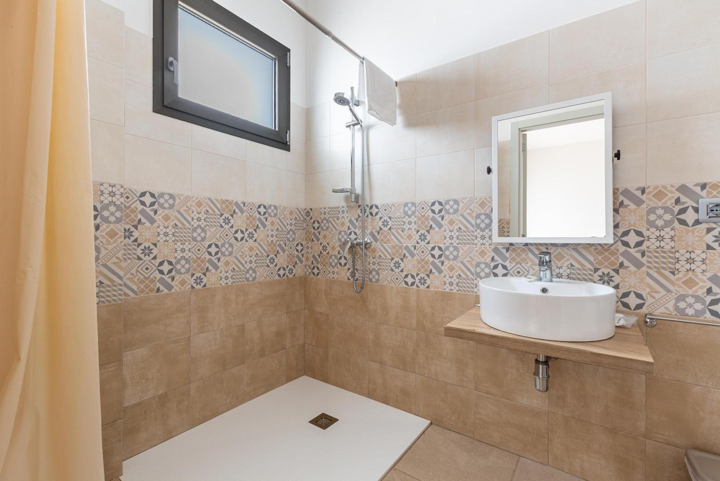 Queen Room - Disability Access photo 3