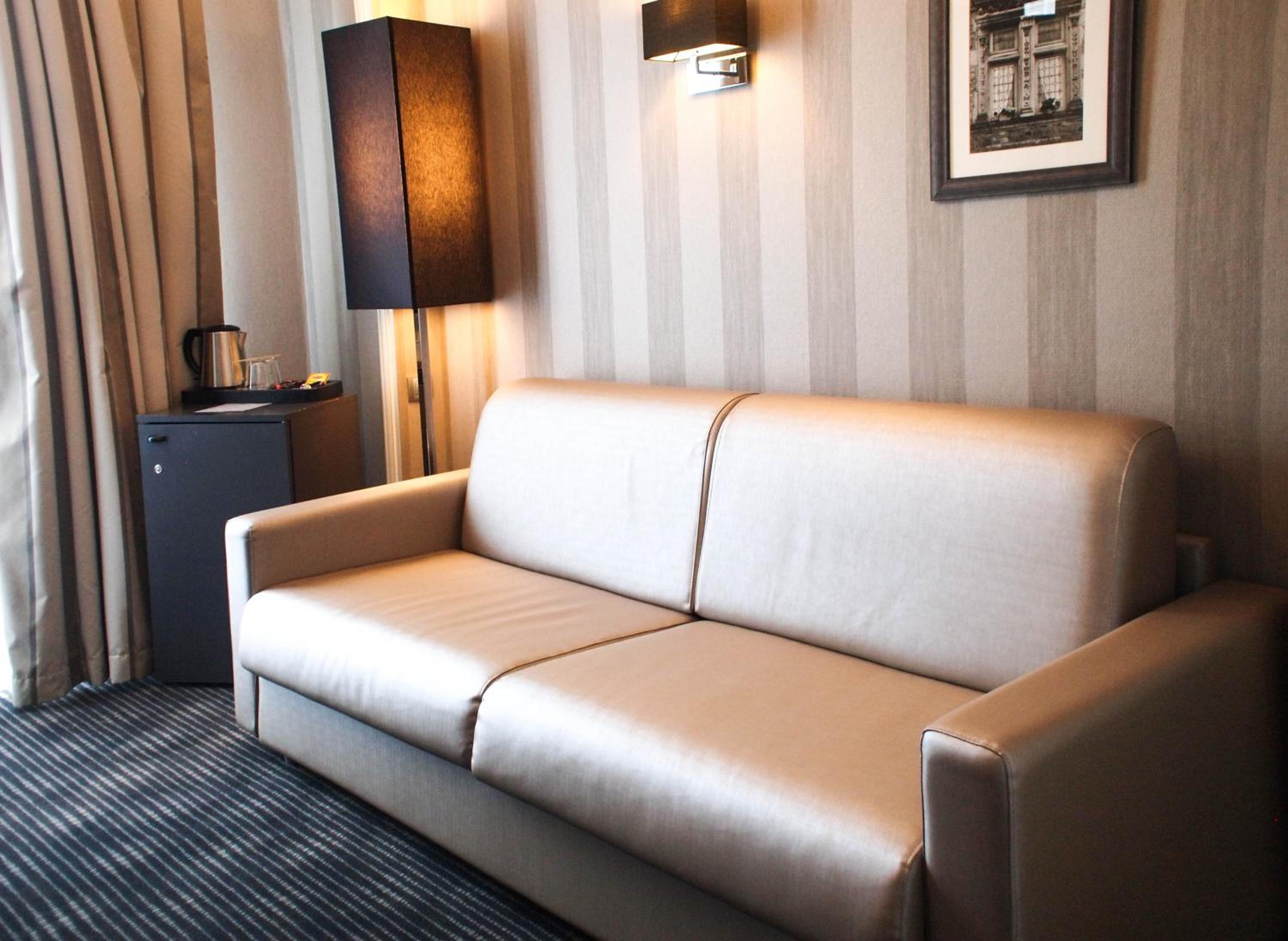 Suite - Photo 9