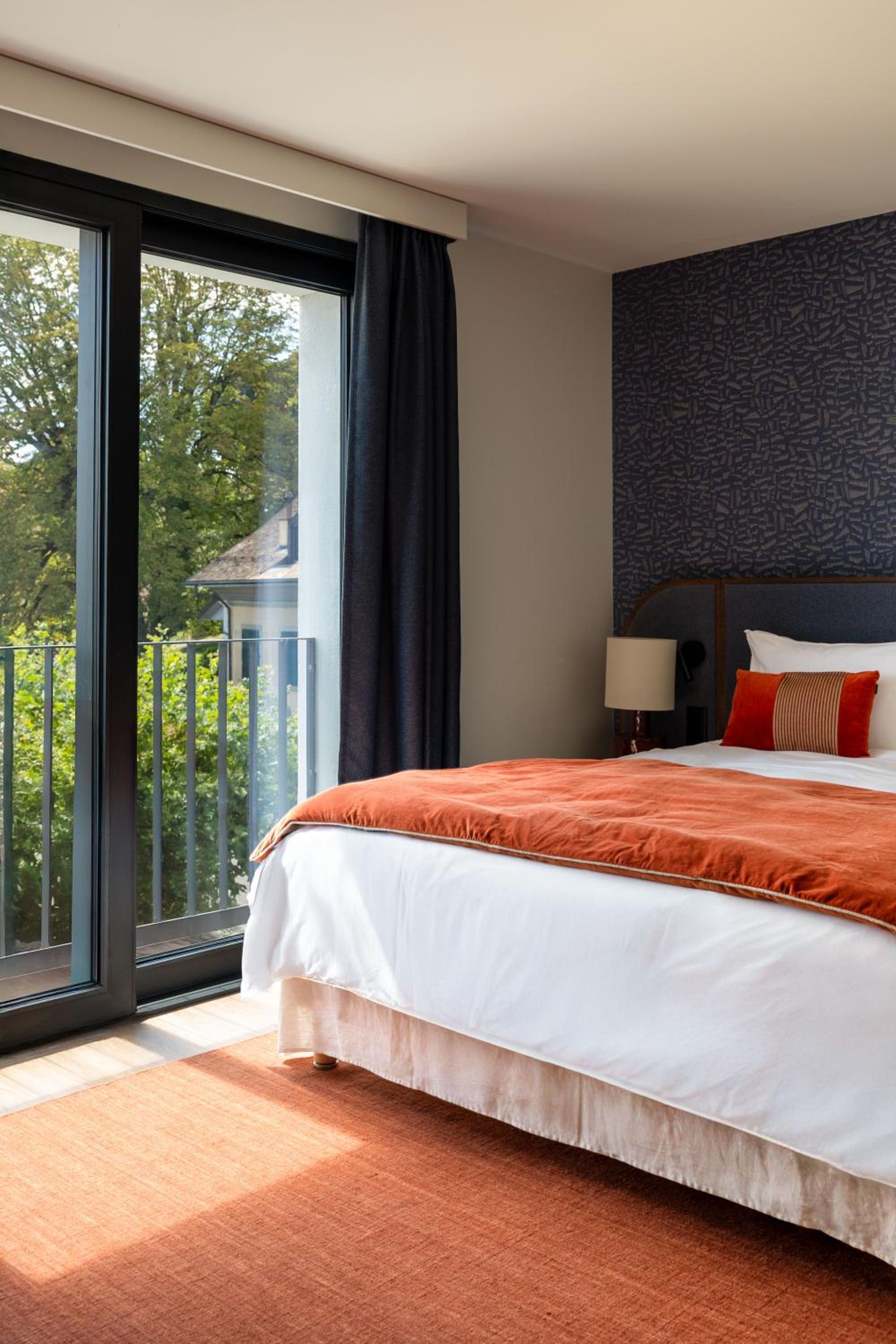 Double Room with Lake View - Photo 2