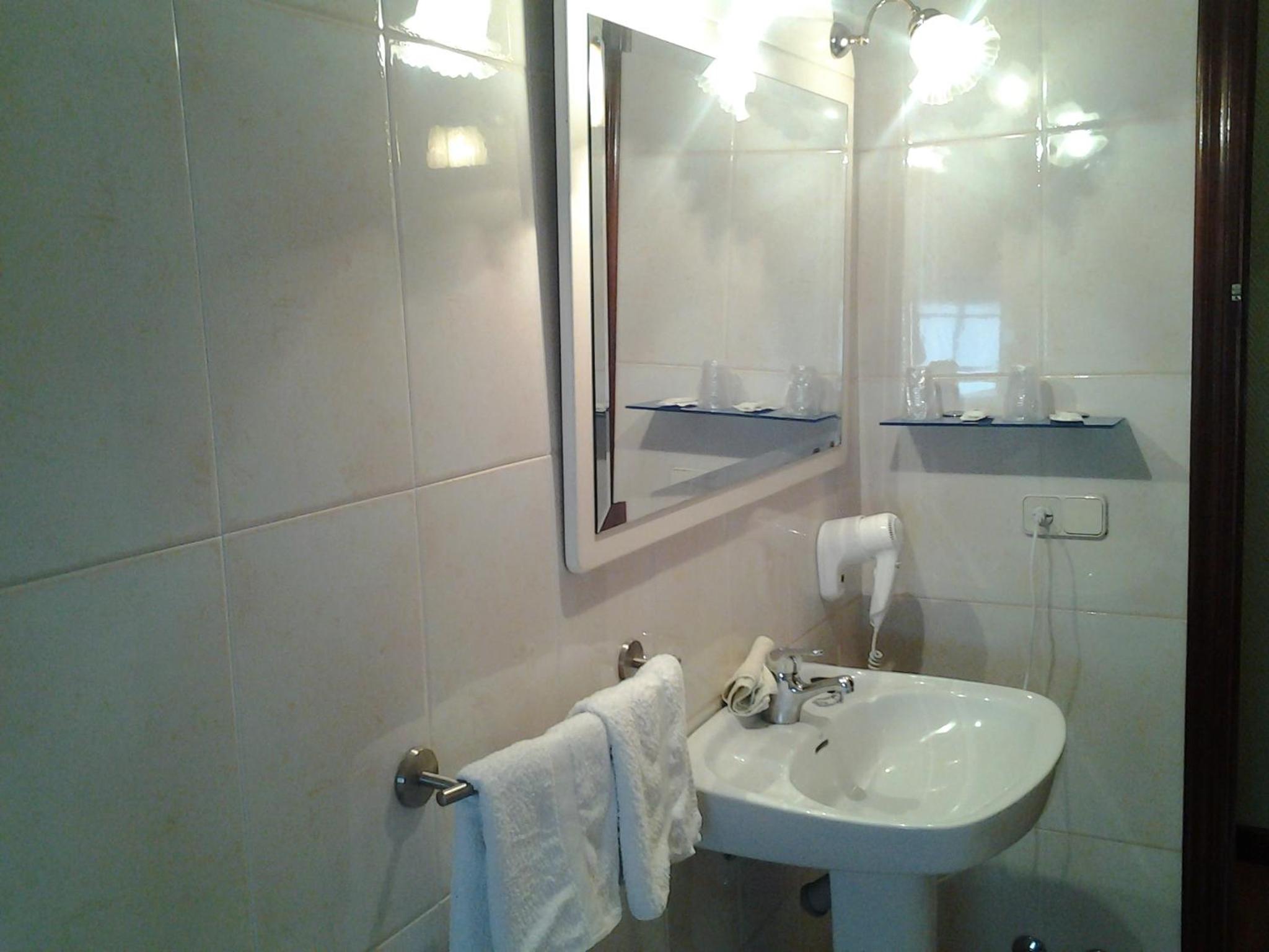 Economy Double Room photo 2
