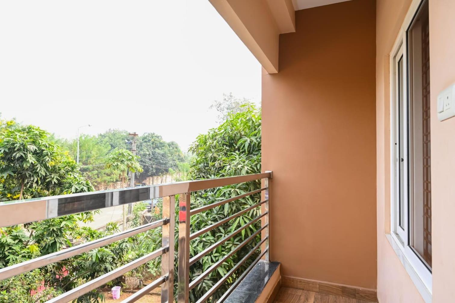 Deluxe Double Room with Balcony photo 3