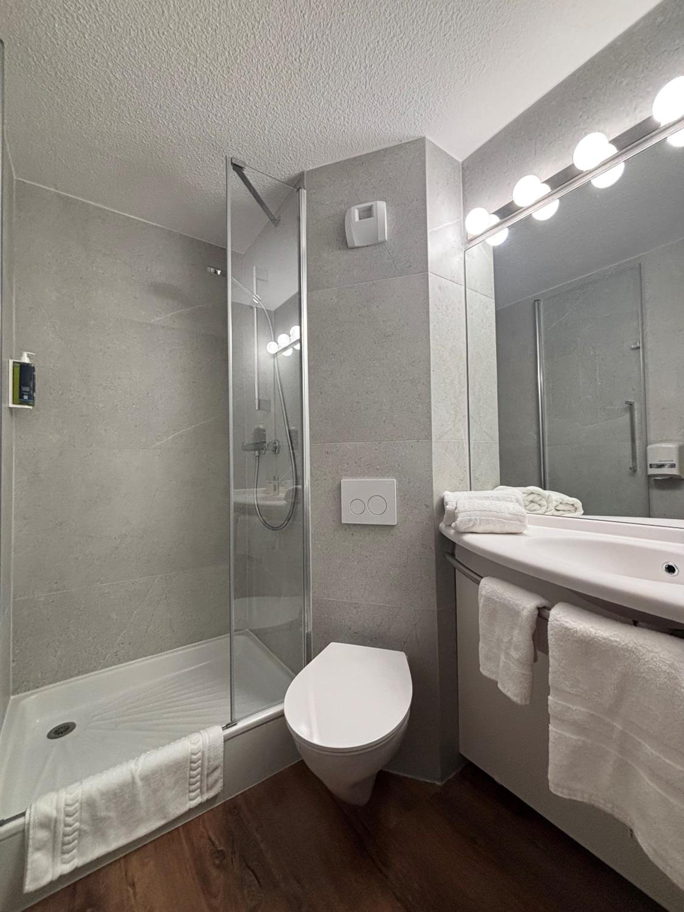 Double Room - Photo 2
