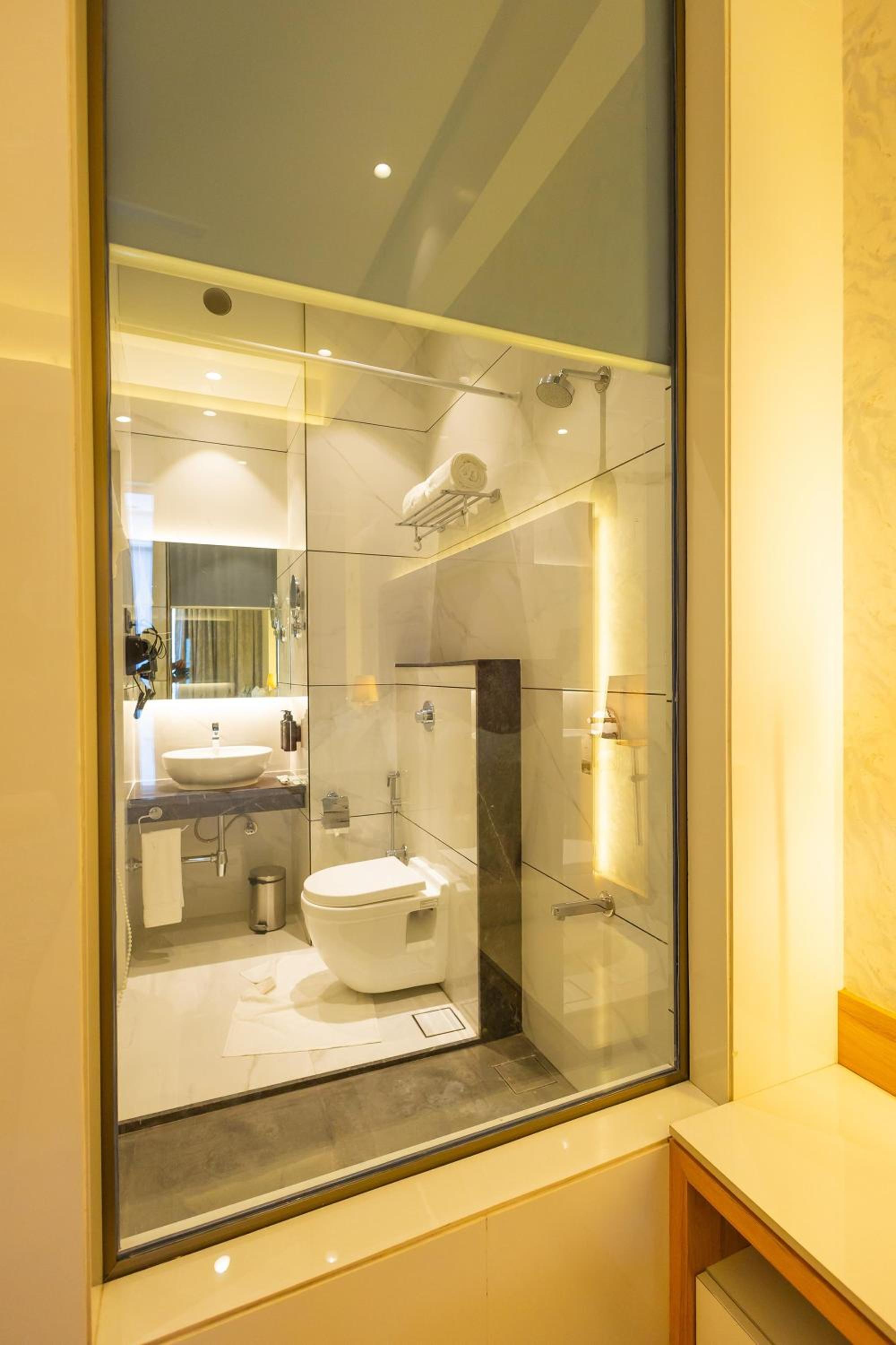 Deluxe King Room photo 2