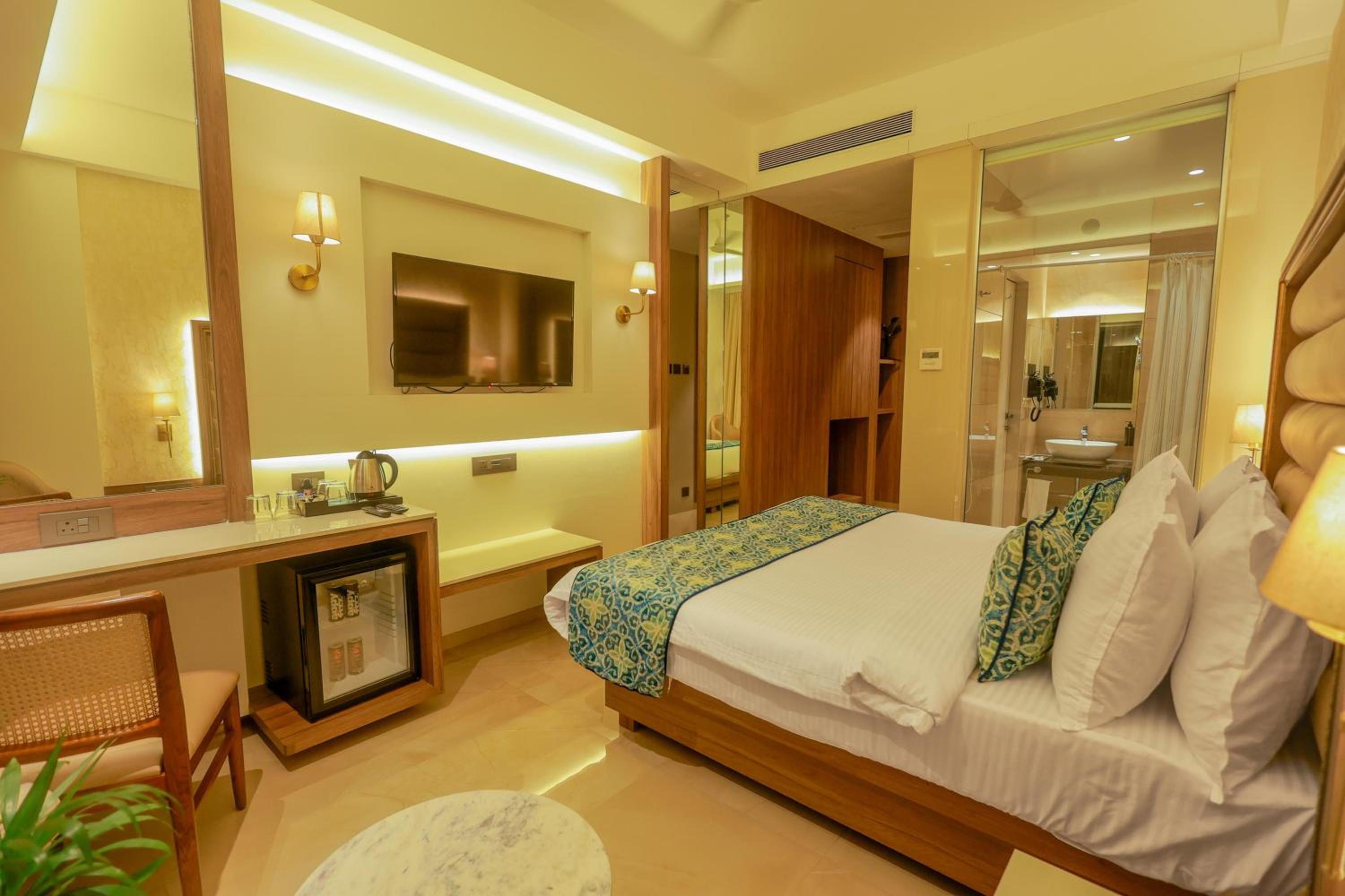Deluxe King Room photo 3