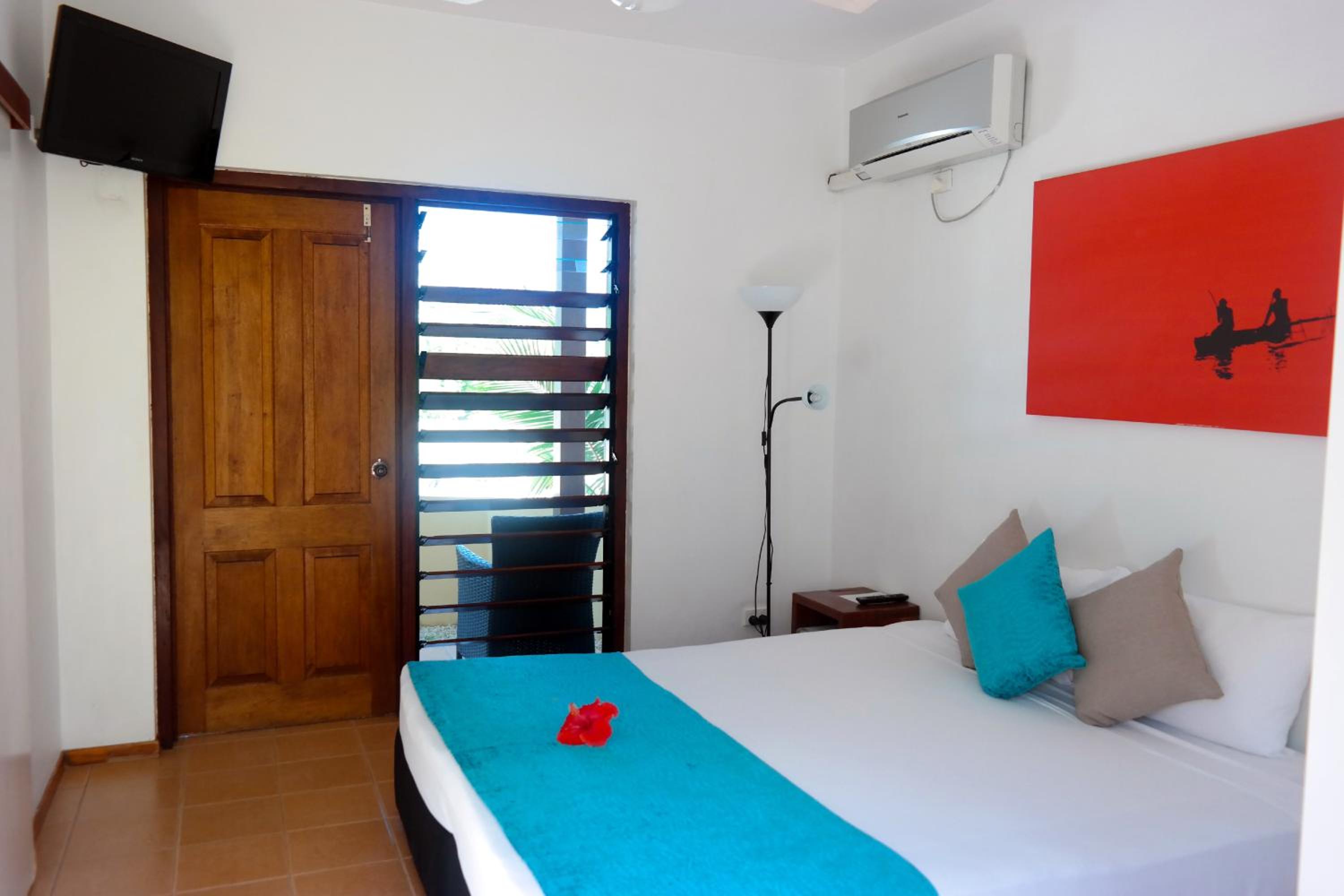 Standard King Room photo 2