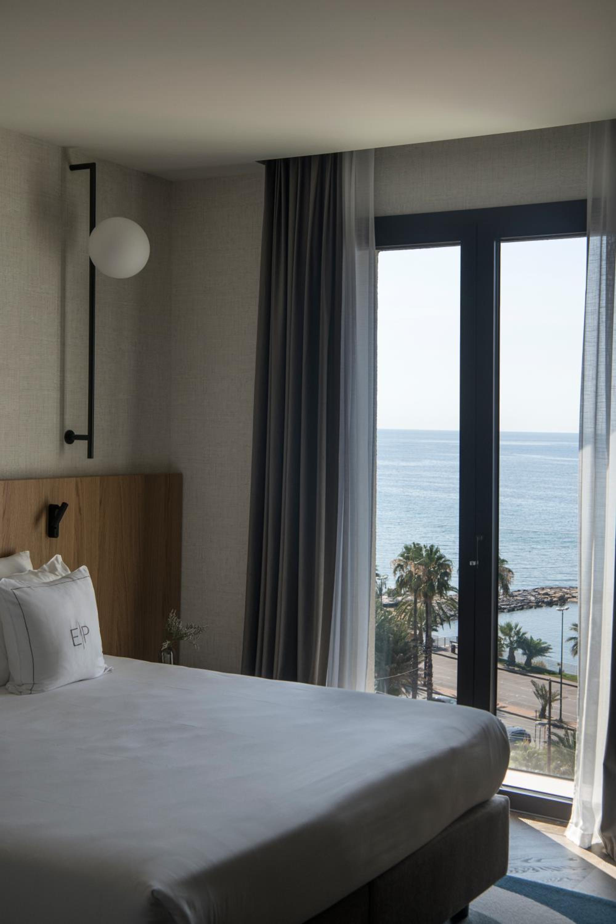 Family Room with Sea View - Photo 3