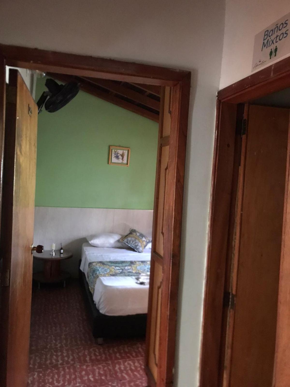 Double Room with Shared Bathroom photo 1