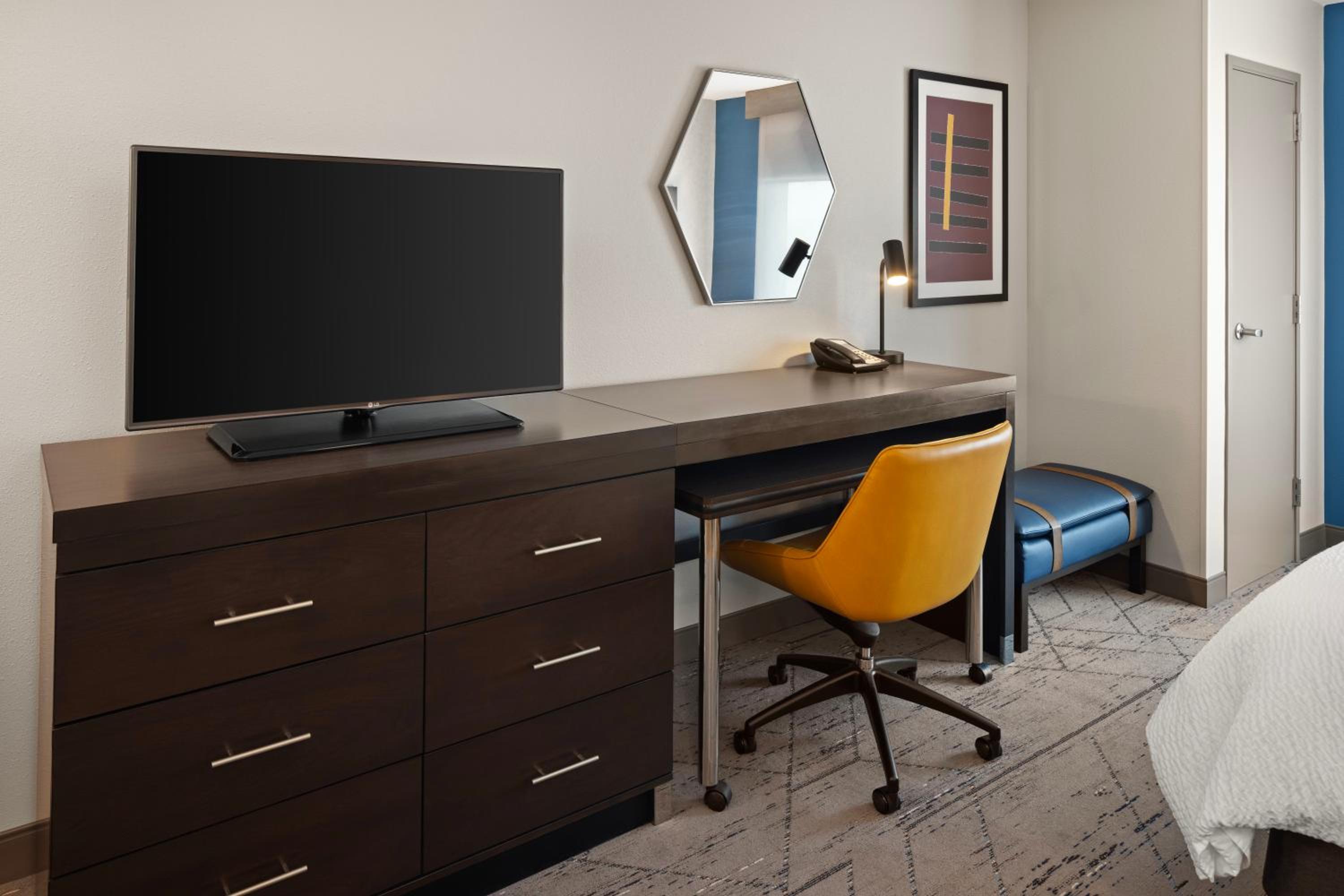 Standard King Room photo 2