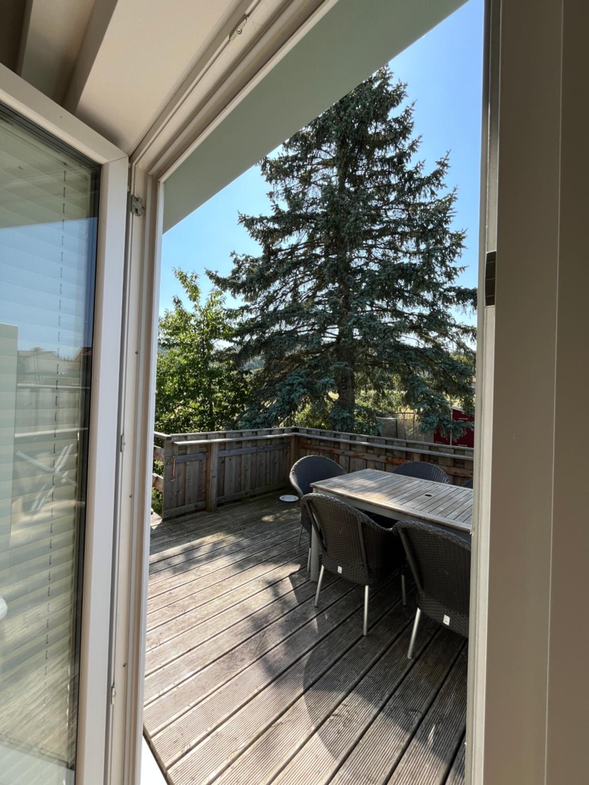 Three-Bedroom Apartment with Balcony photo 3