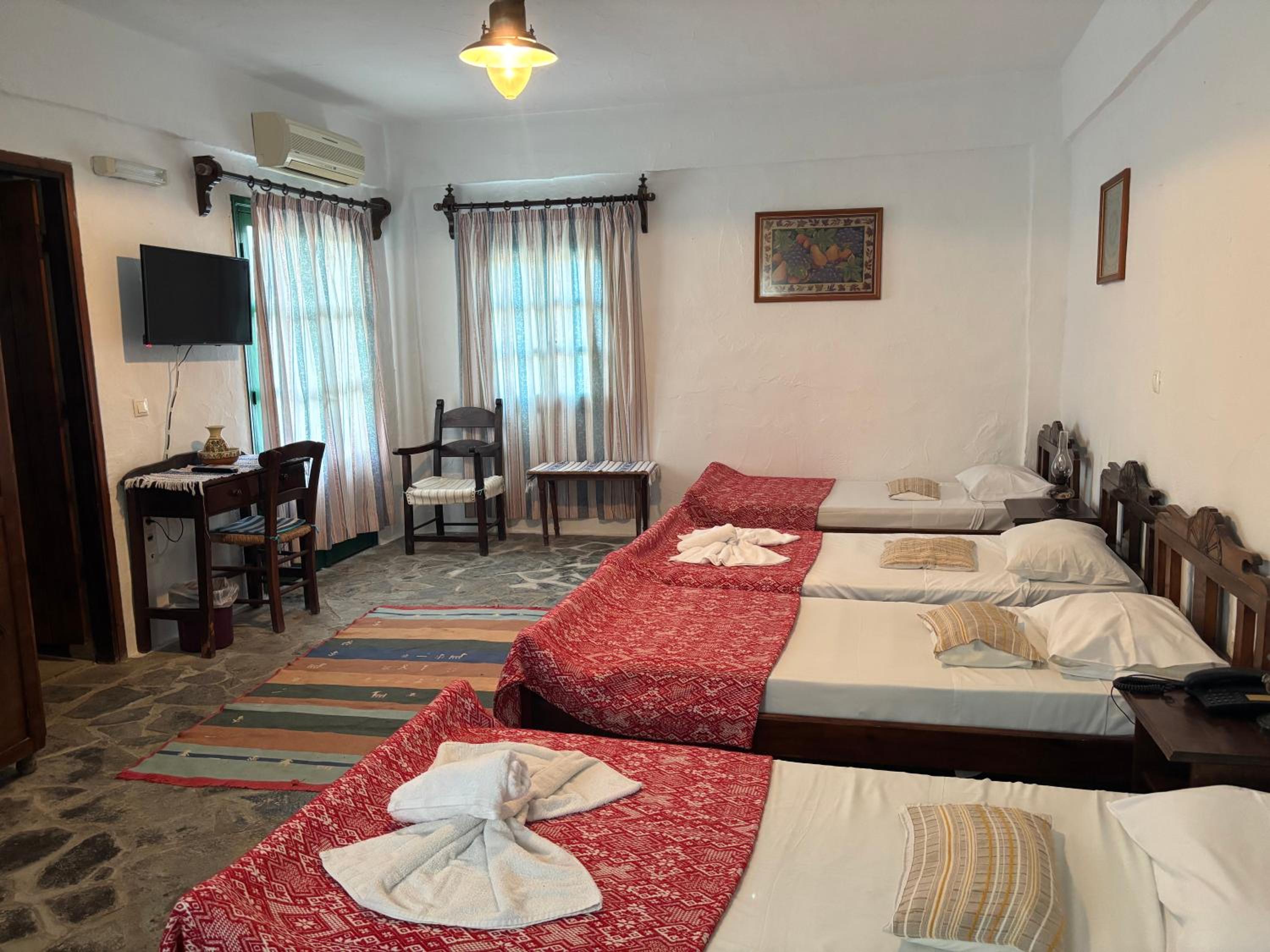 Standard Quadruple Room - Photo 3
