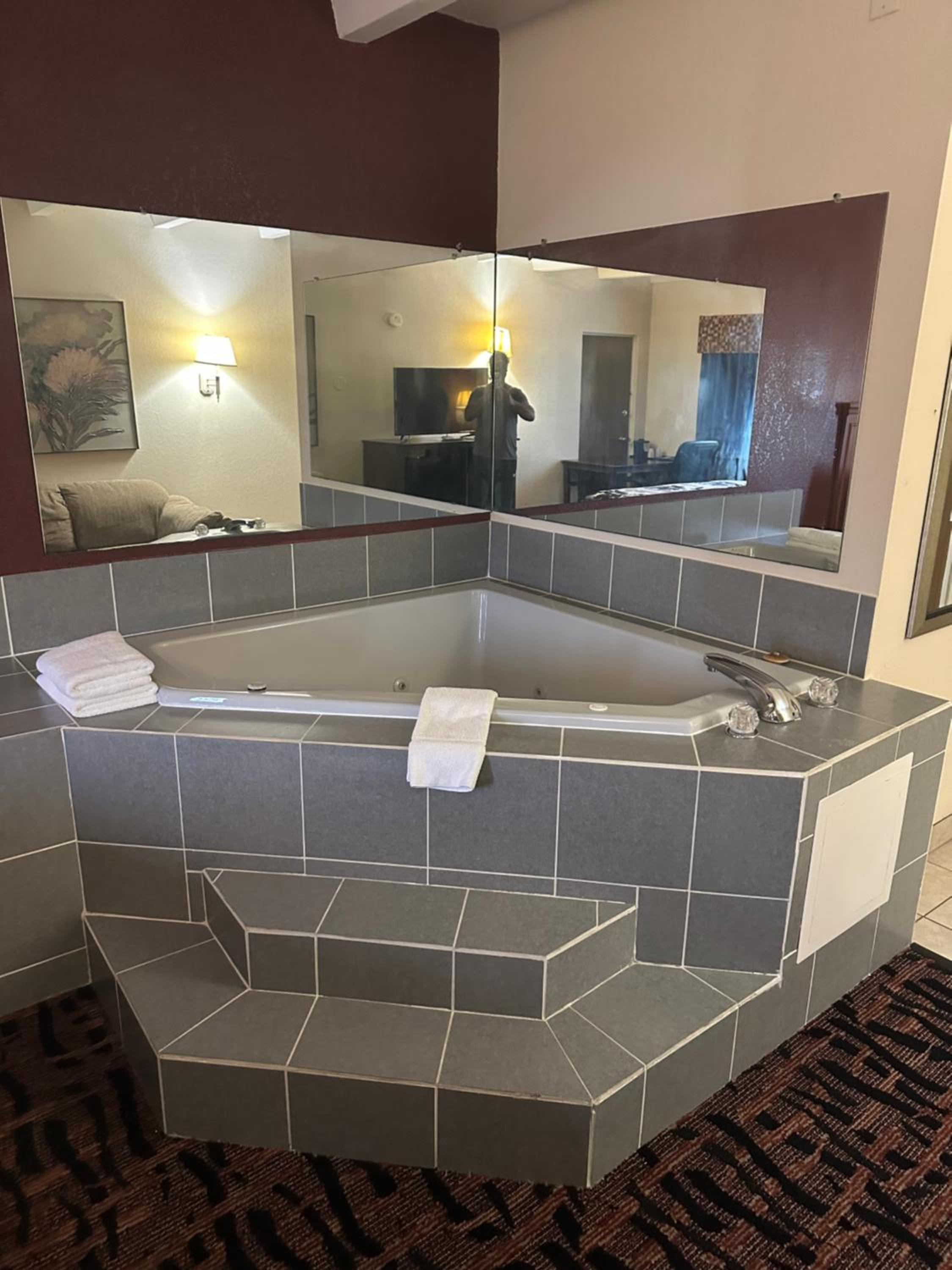 Superior King Suite photo 3