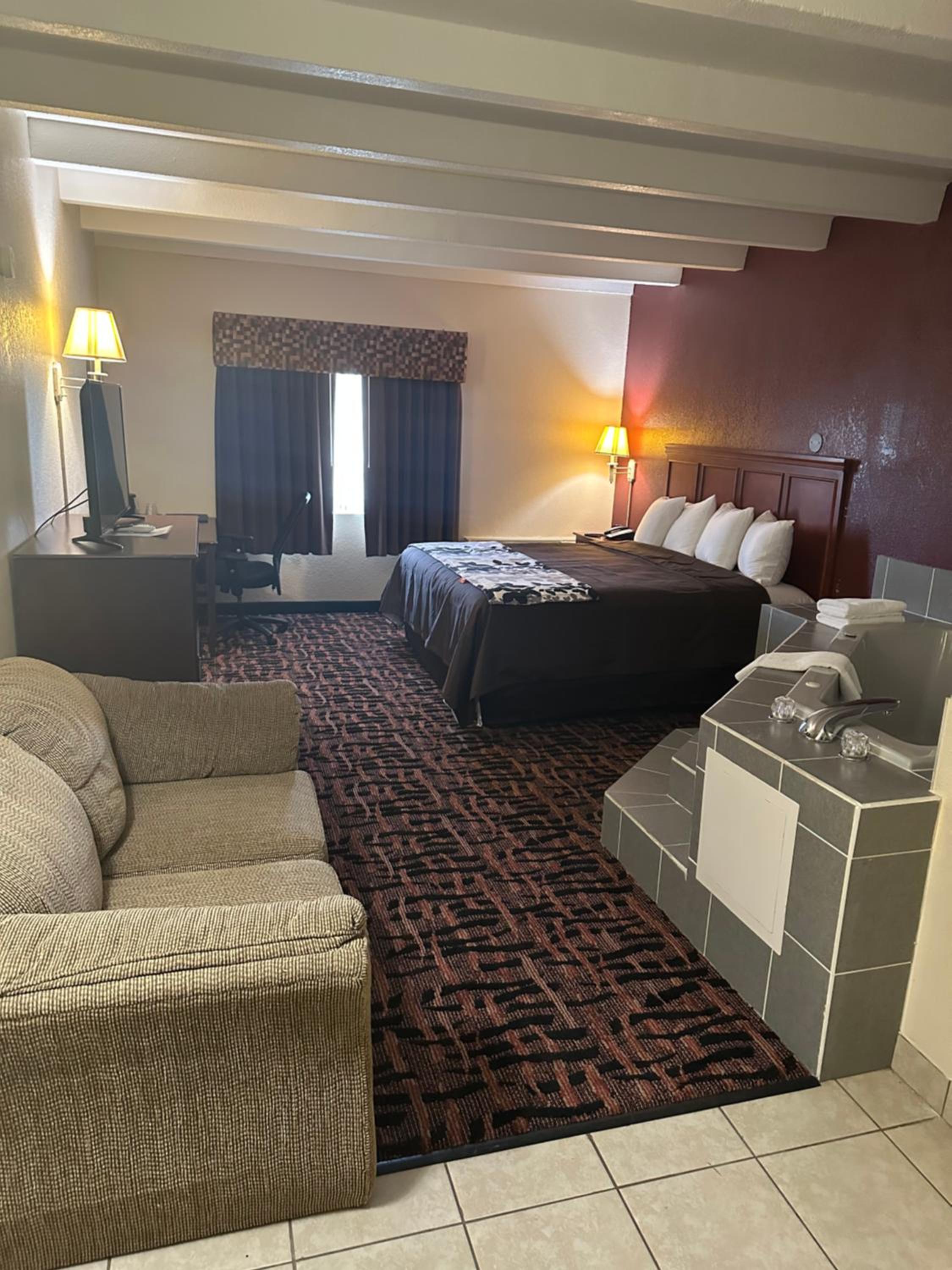 Superior King Suite photo 2