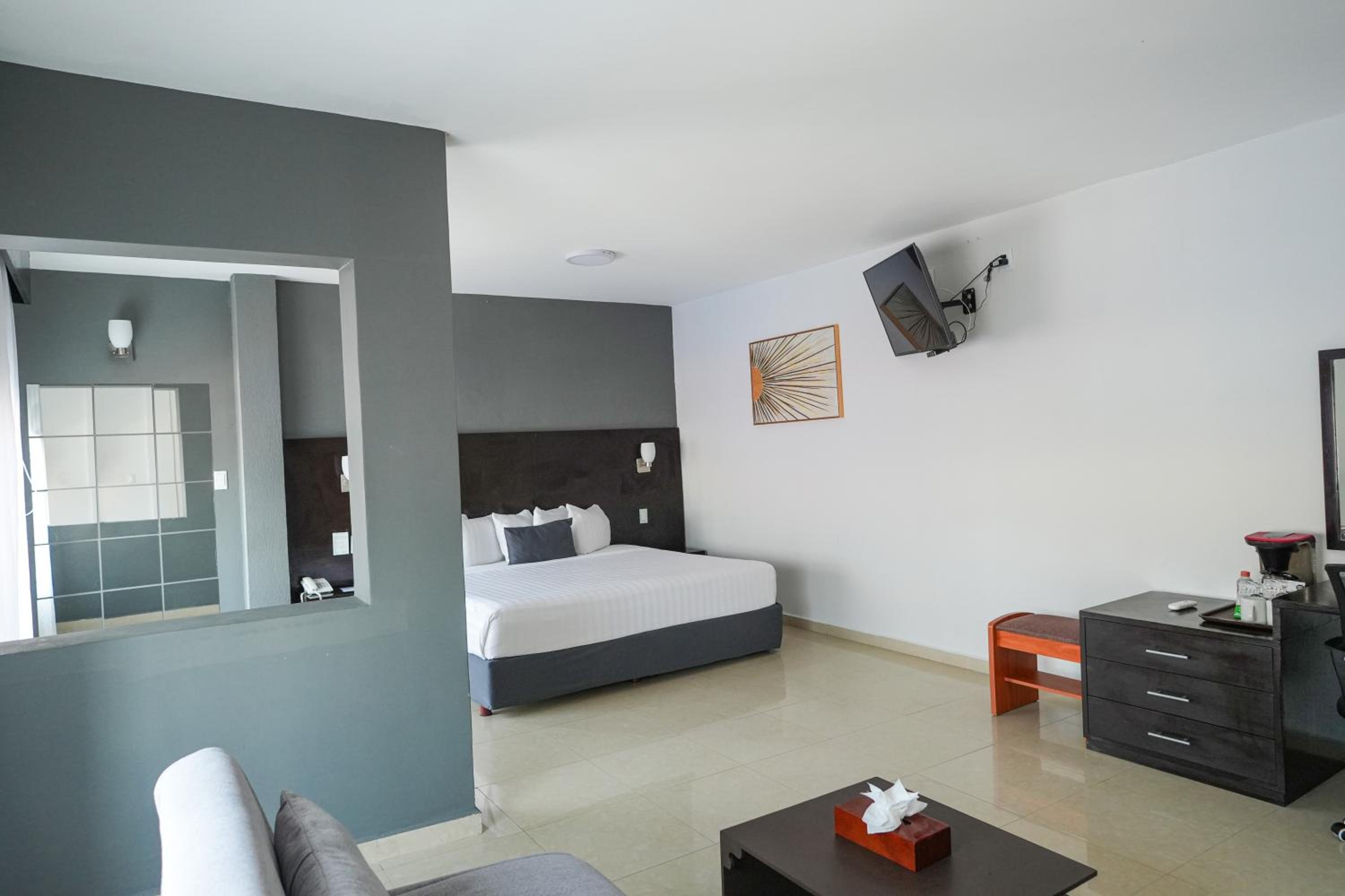 Junior King Suite with Sofa Bed - Non-Smoking