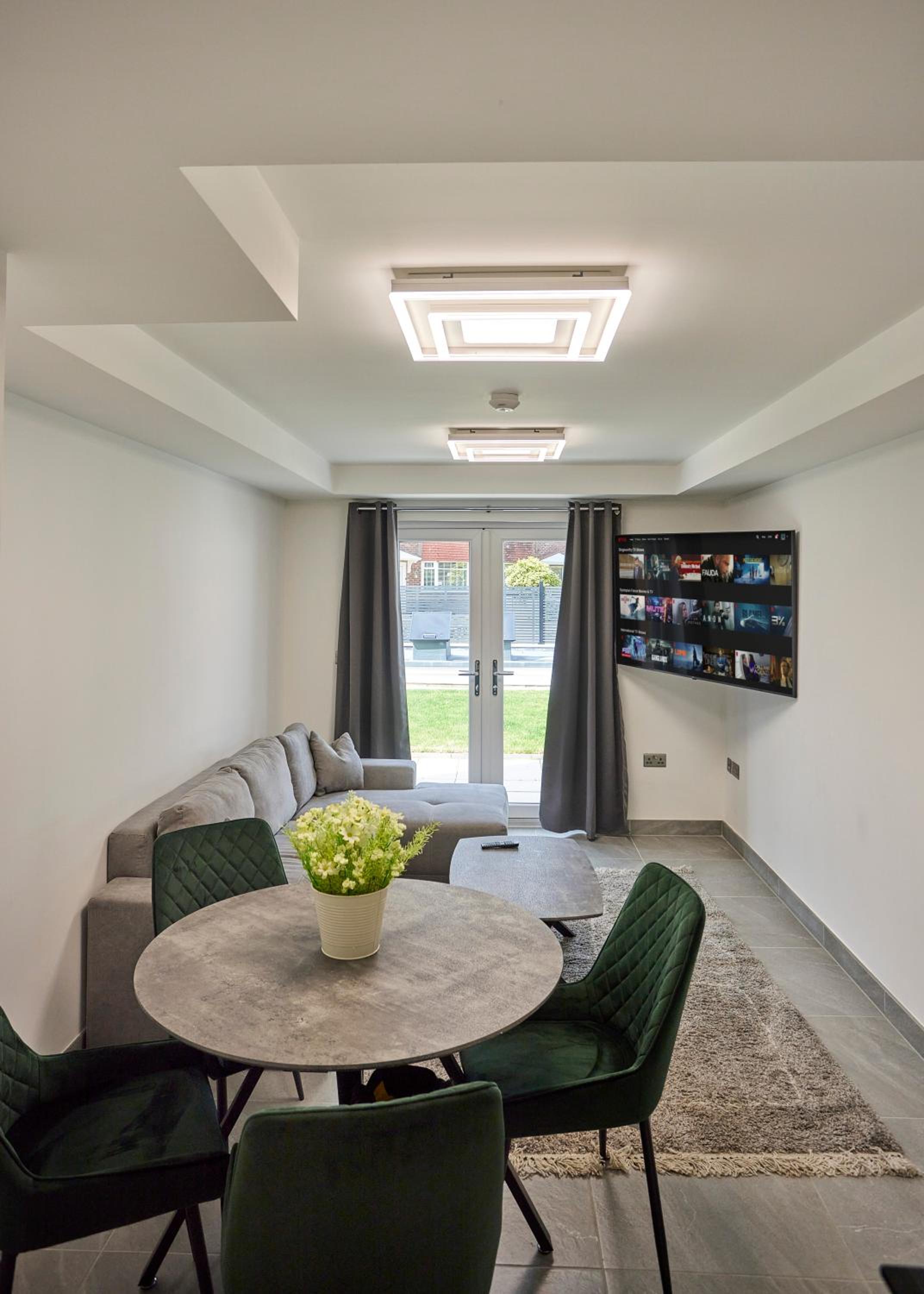 Three-Bedroom Deluxe Apartment