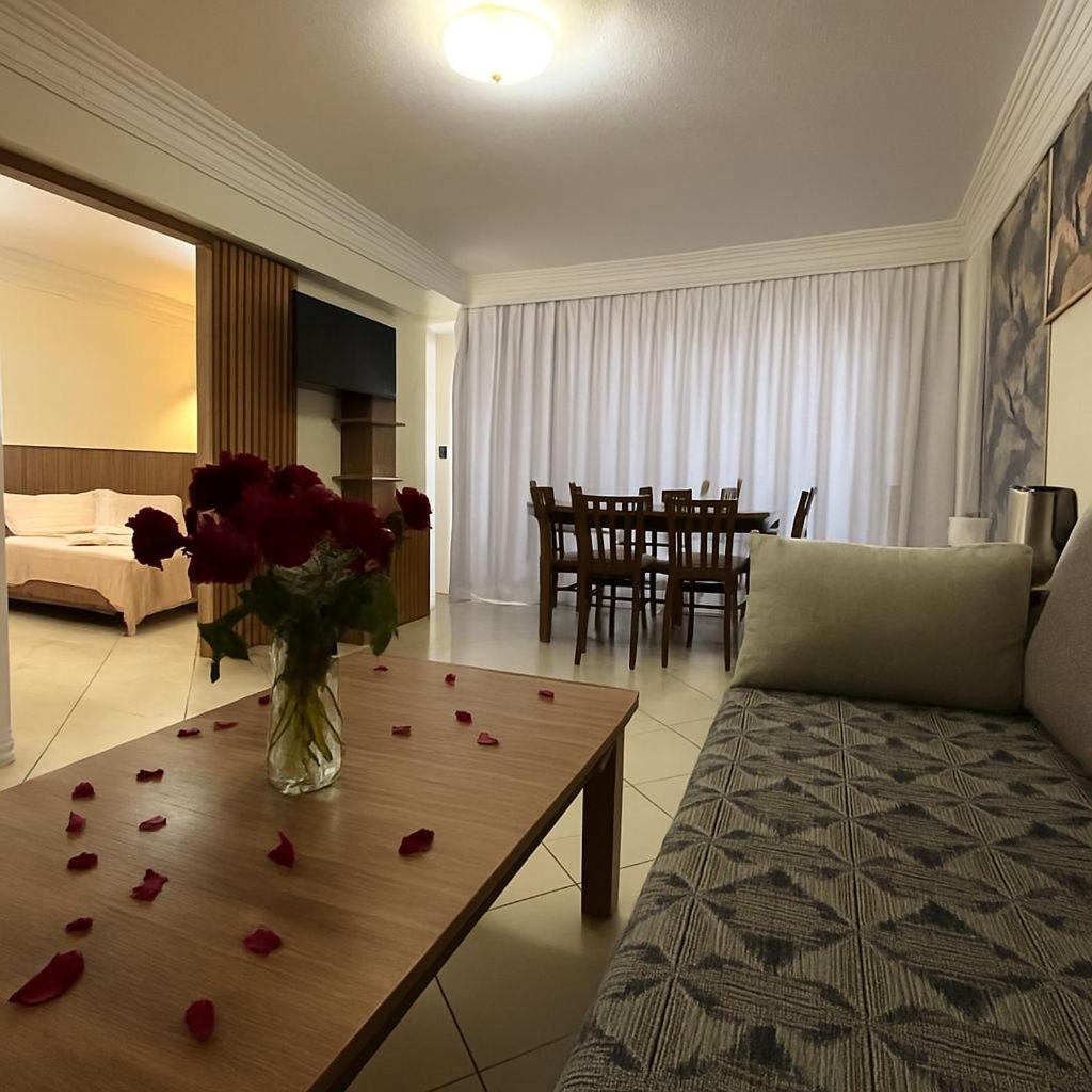 One-Bedroom Apartment with Garden View photo 2