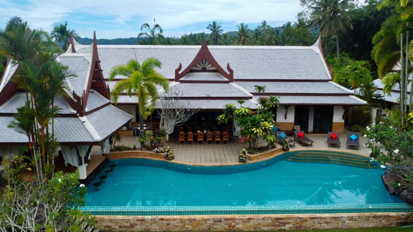 Superior Villa photo 1