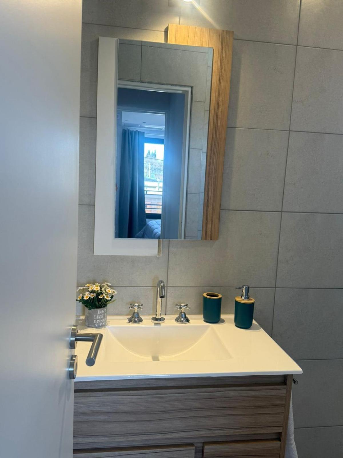 One-Bedroom Apartment with Balcony photo 2
