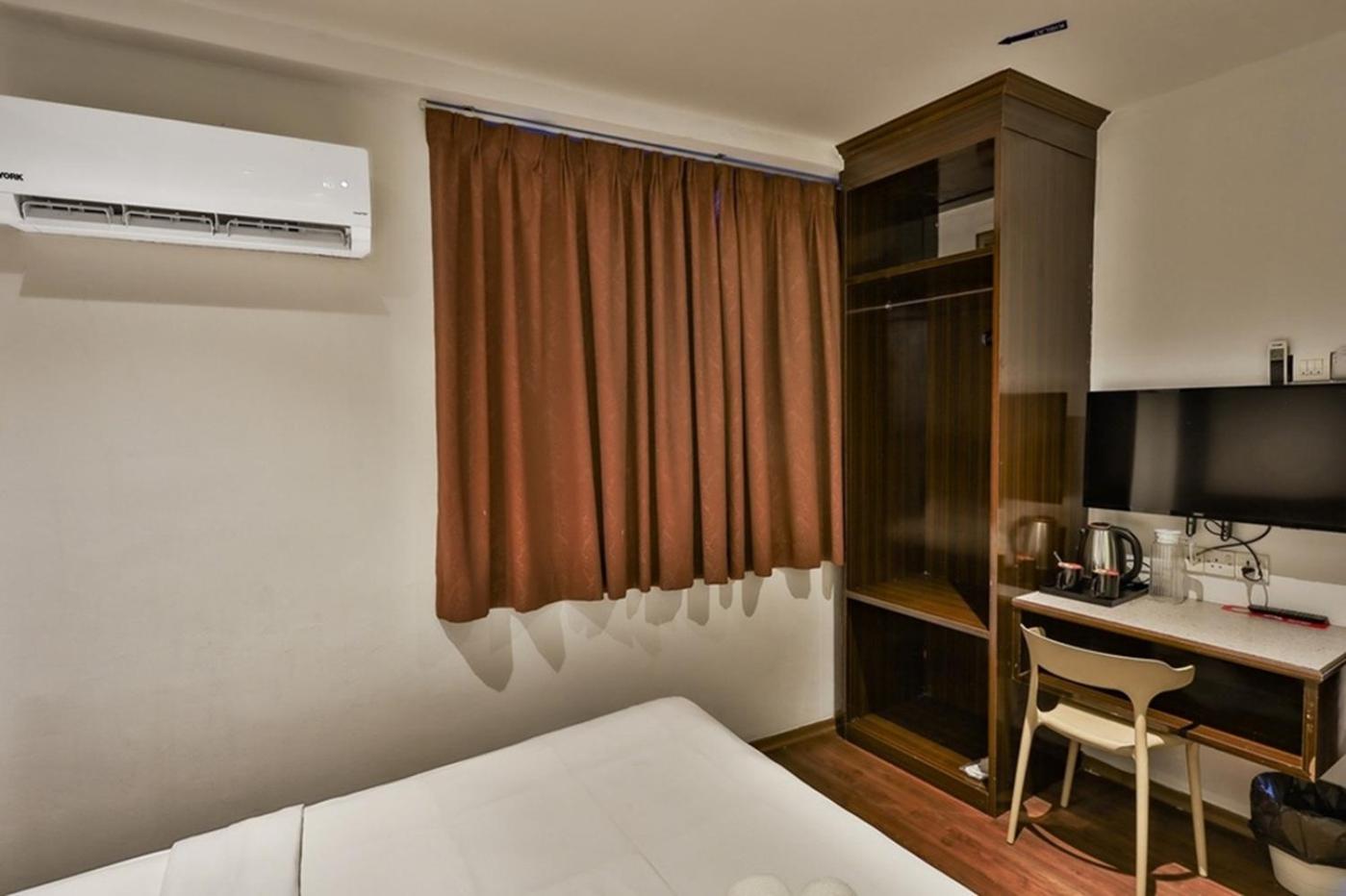 Deluxe King Room - Photo 6