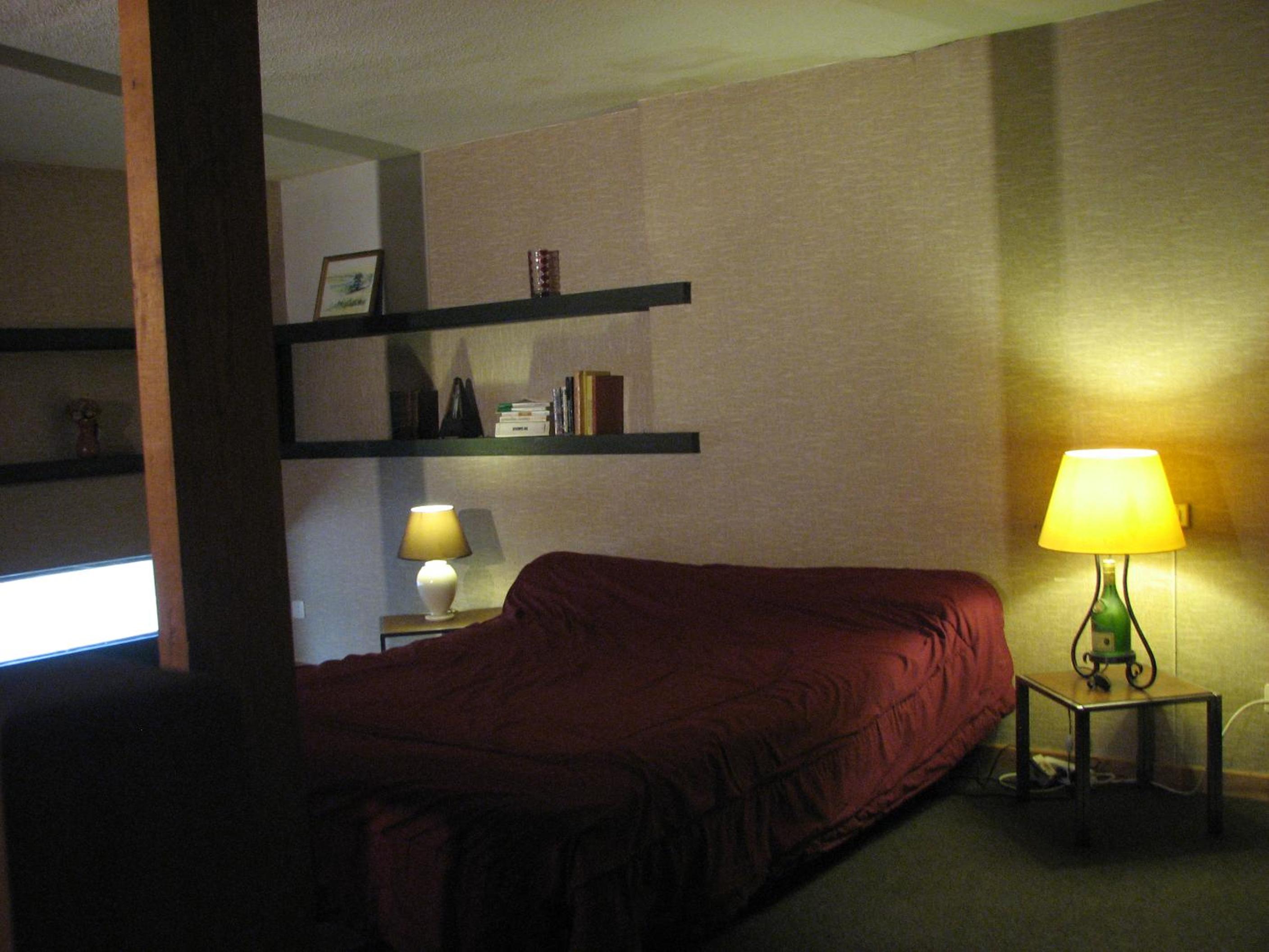 Apartment - Split Level - Photo 2