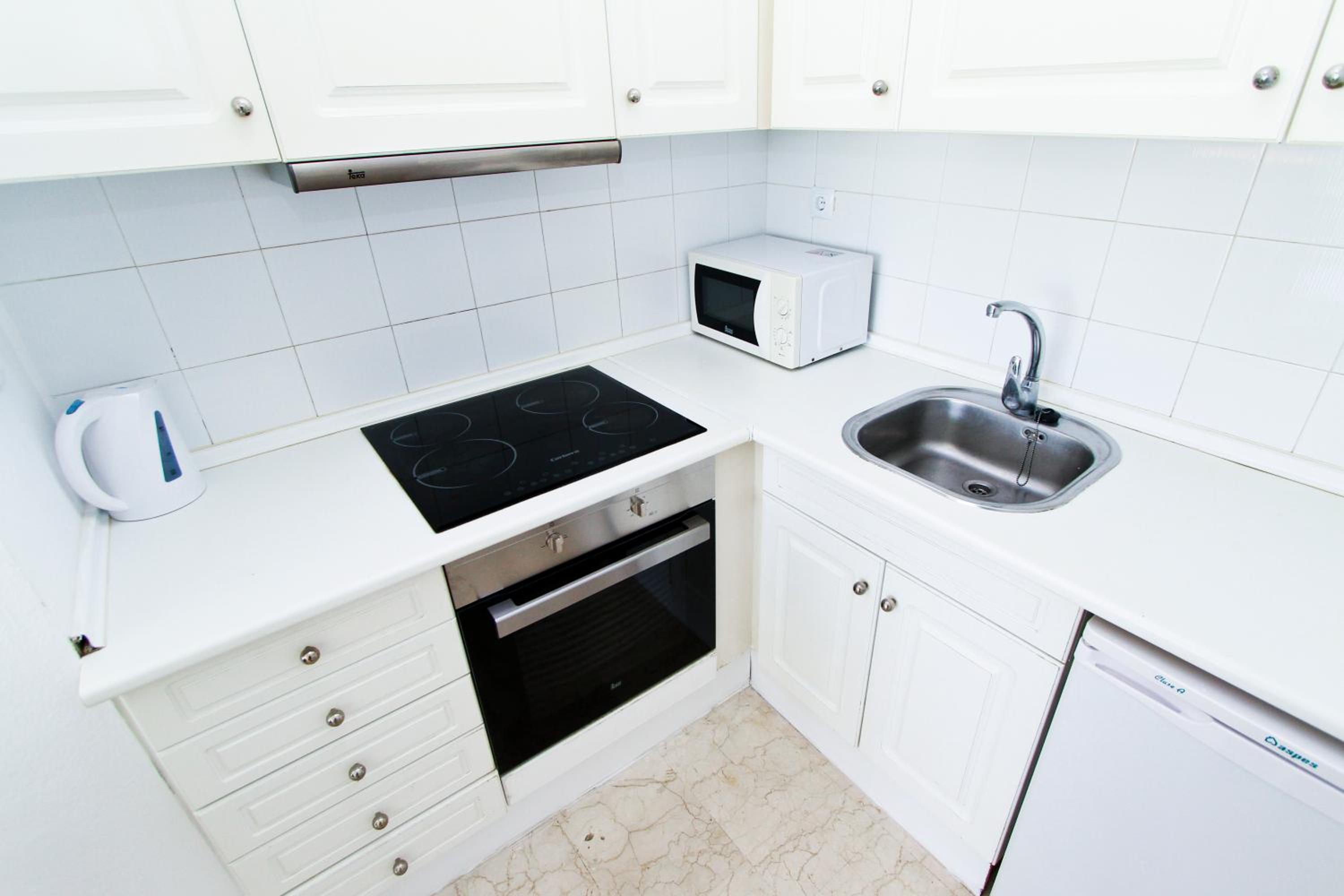 One-Bedroom Apartment photo 2