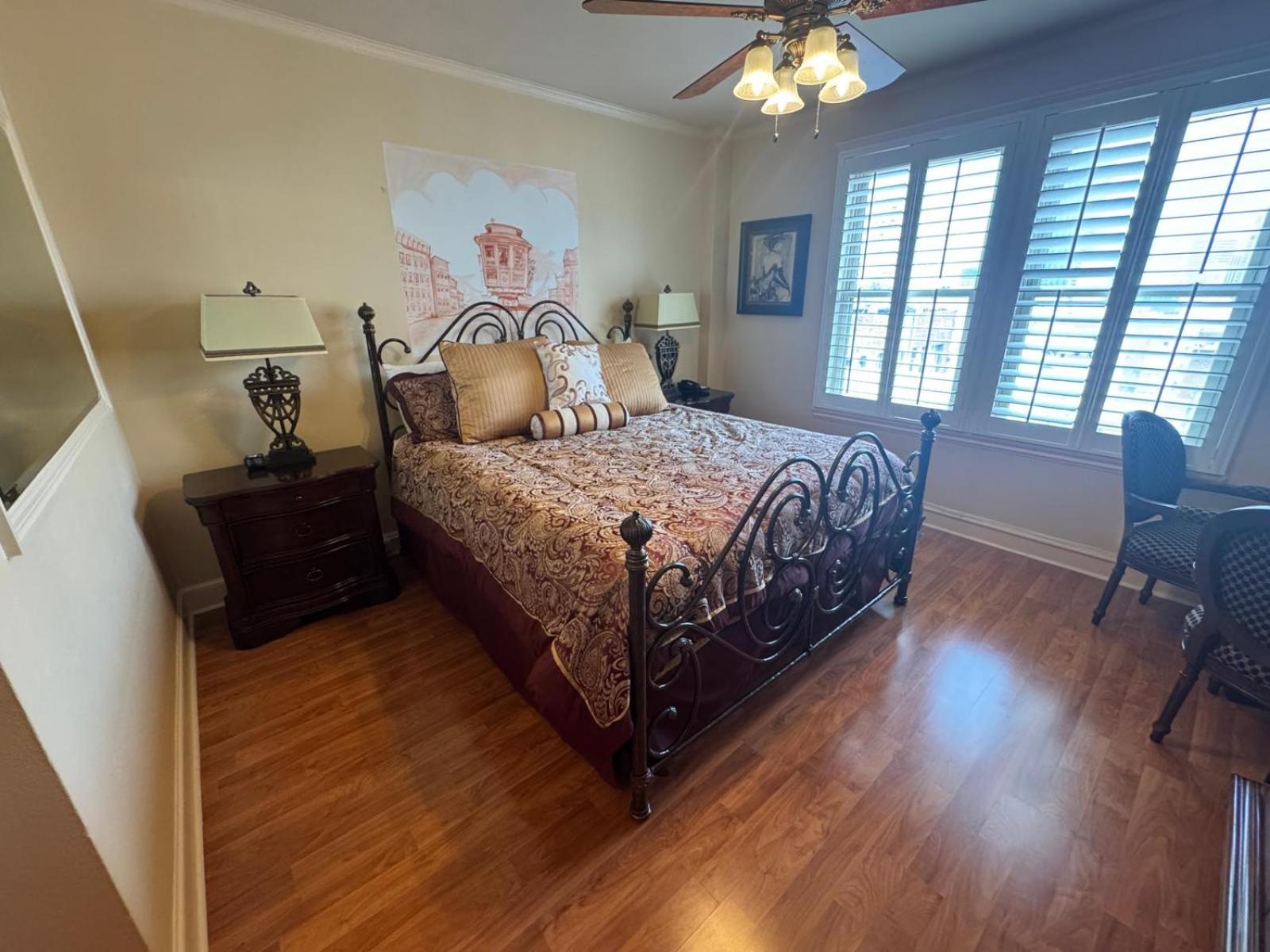 Deluxe King Room